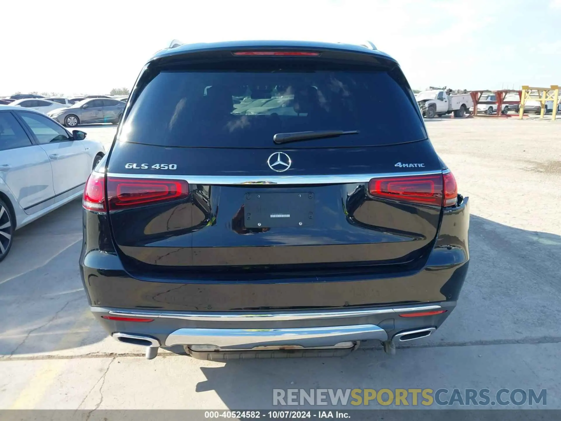 17 Photograph of a damaged car 4JGFF5KEXNA768936 MERCEDES-BENZ GLS 450 2022