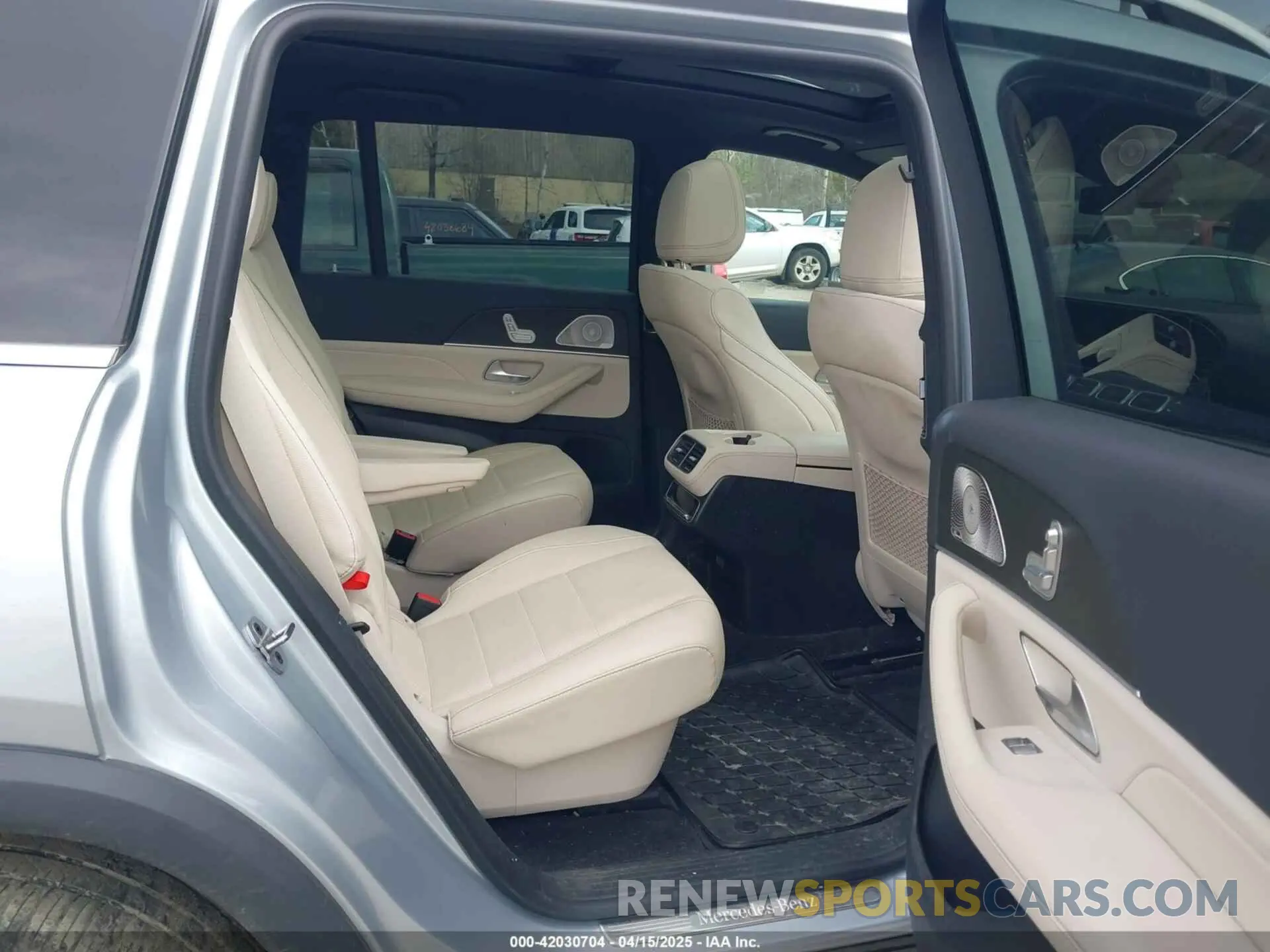 8 Photograph of a damaged car 4JGFF5KE0PA953645 MERCEDES-BENZ GLS 450 2023