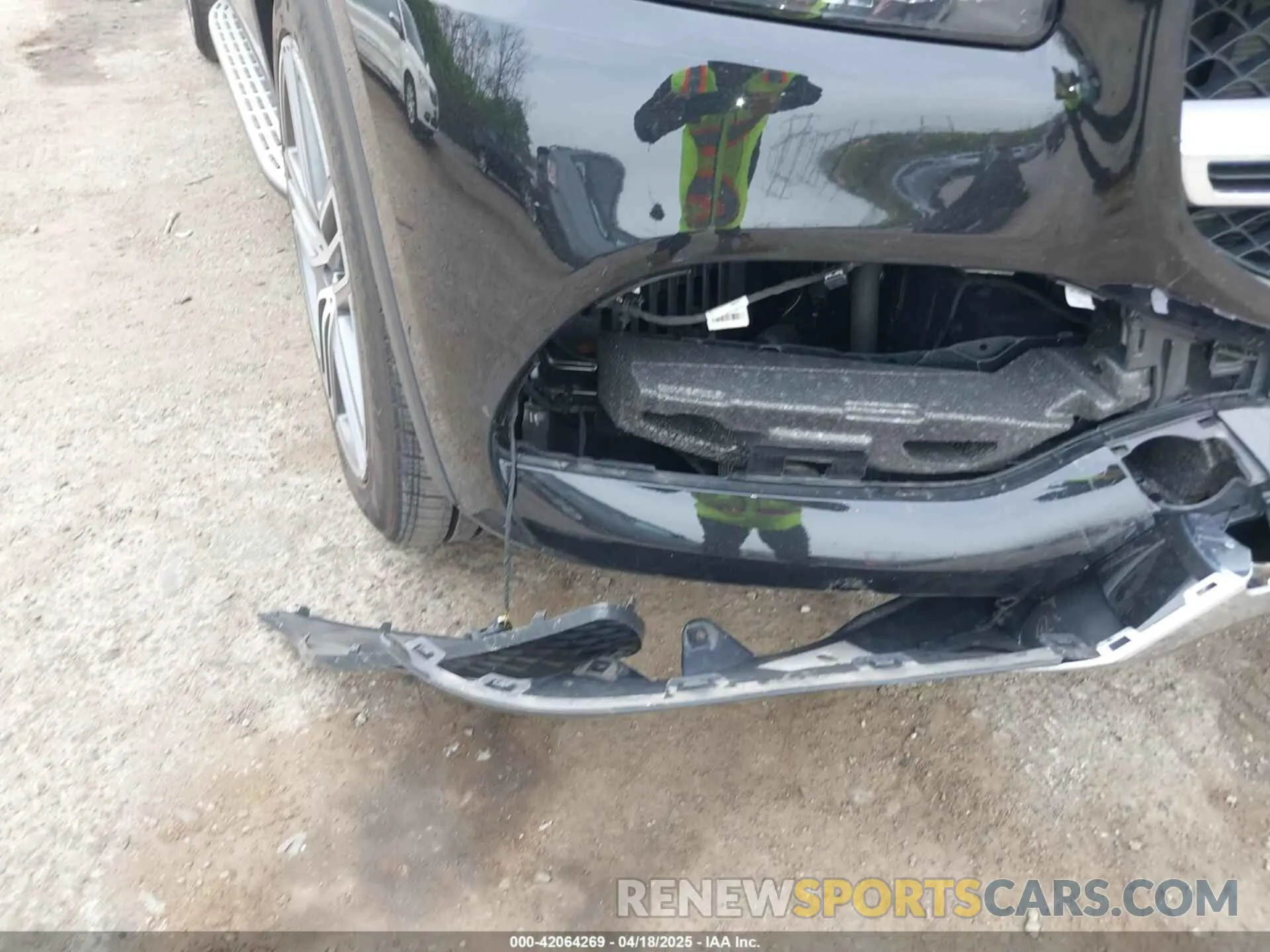 19 Photograph of a damaged car 4JGFF5KE1PA959633 MERCEDES-BENZ GLS 450 2023