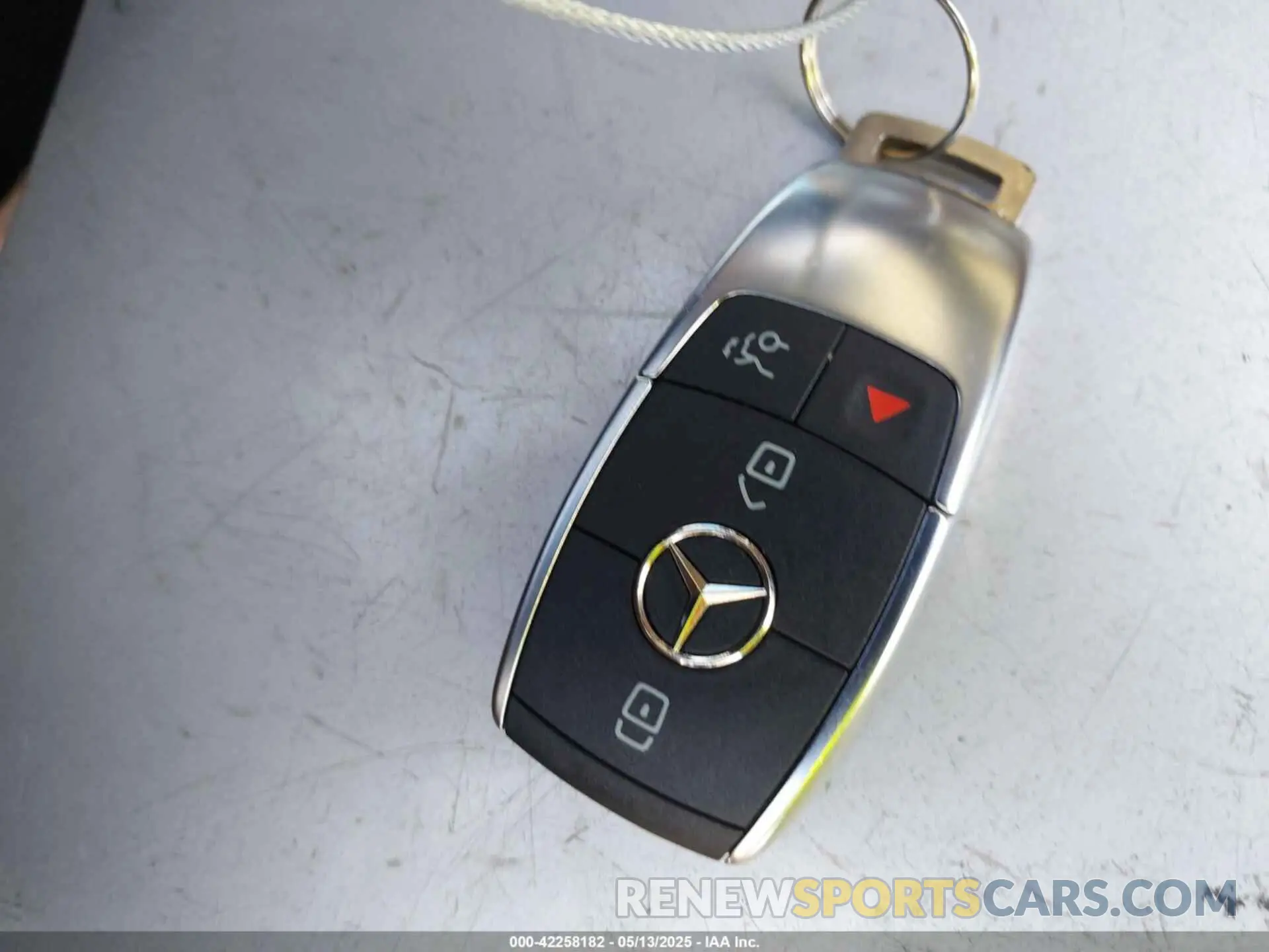 11 Photograph of a damaged car 4JGFF5KE9RB036748 MERCEDES-BENZ GLS 450 2024