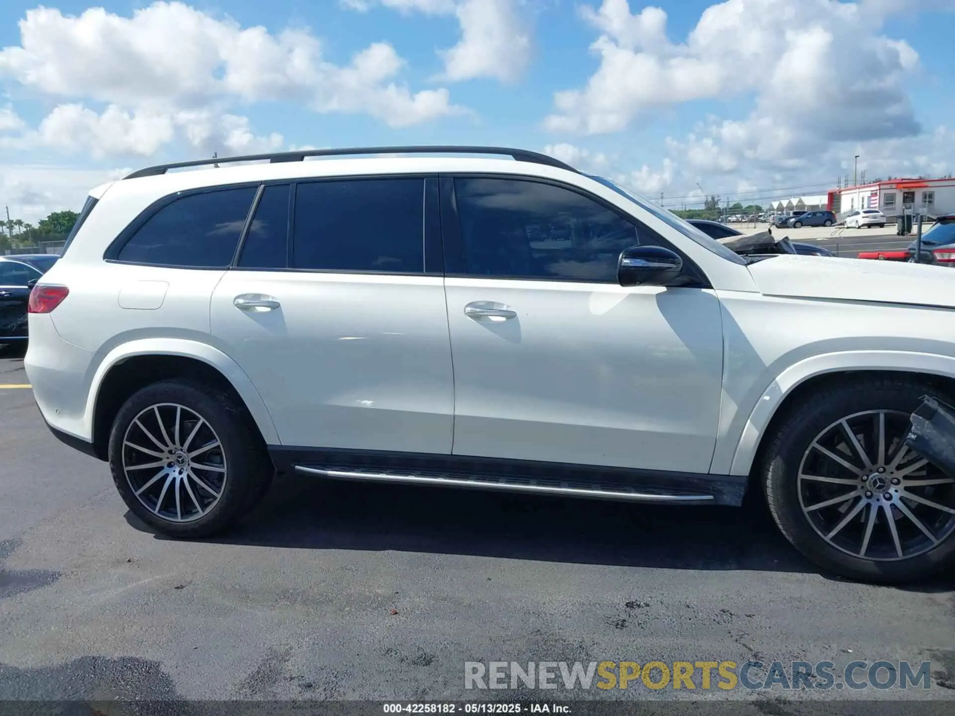 13 Photograph of a damaged car 4JGFF5KE9RB036748 MERCEDES-BENZ GLS 450 2024