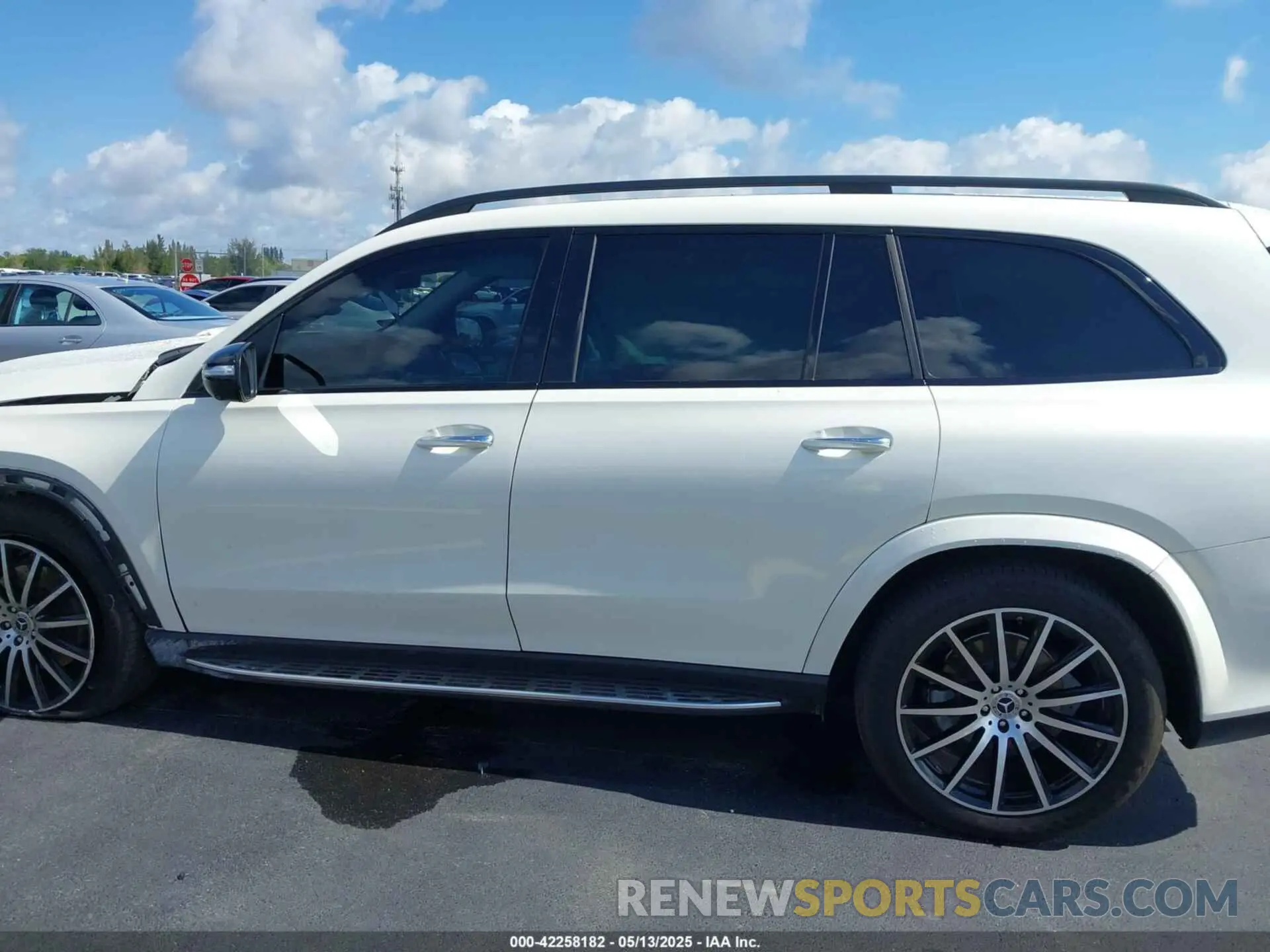 14 Photograph of a damaged car 4JGFF5KE9RB036748 MERCEDES-BENZ GLS 450 2024