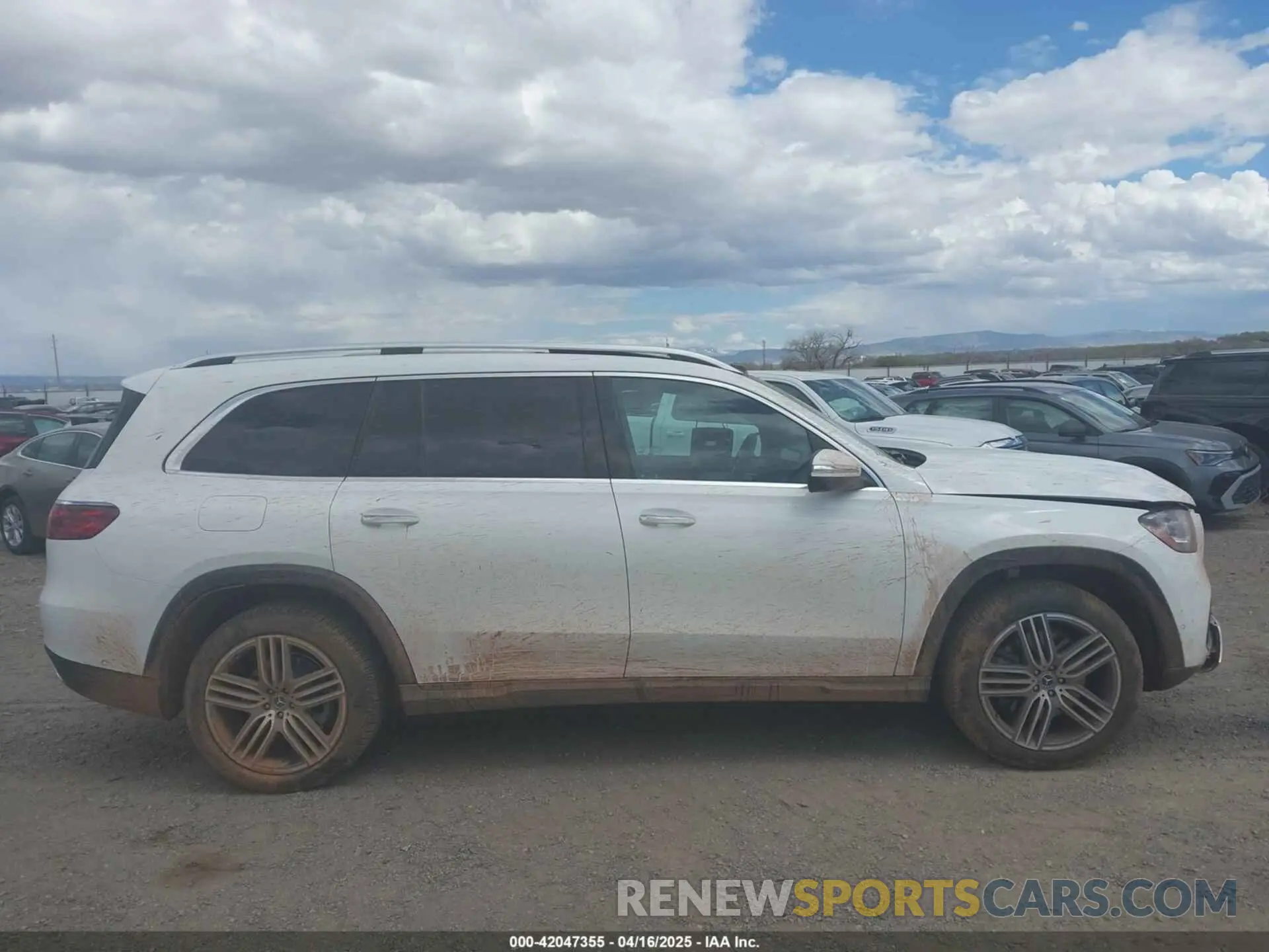 13 Photograph of a damaged car 4JGFF5KE3SB402662 MERCEDES-BENZ GLS 450 2025