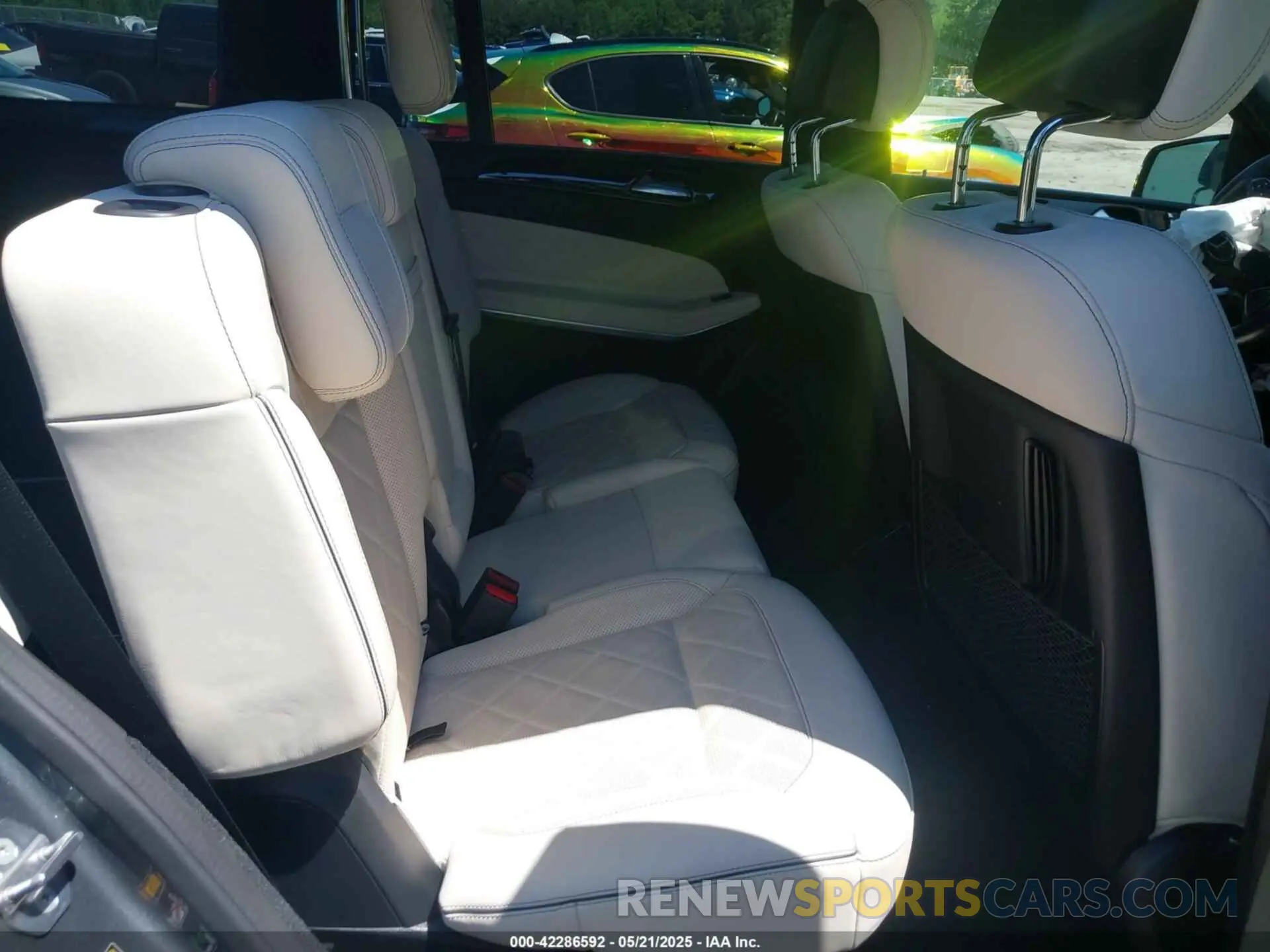 8 Фотография поврежденного автомобиля 4JGDF7DE4KB235003 MERCEDES-BENZ GLS 550 2019