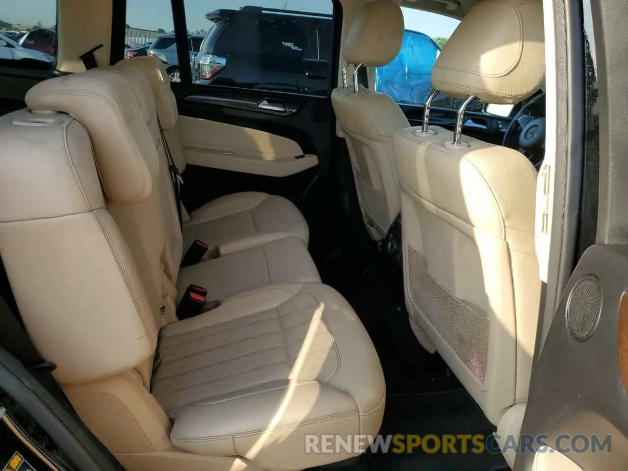11 Photograph of a damaged car 4JGDF6EE3KB219531 MERCEDES-BENZ GLS-CLASS 2019