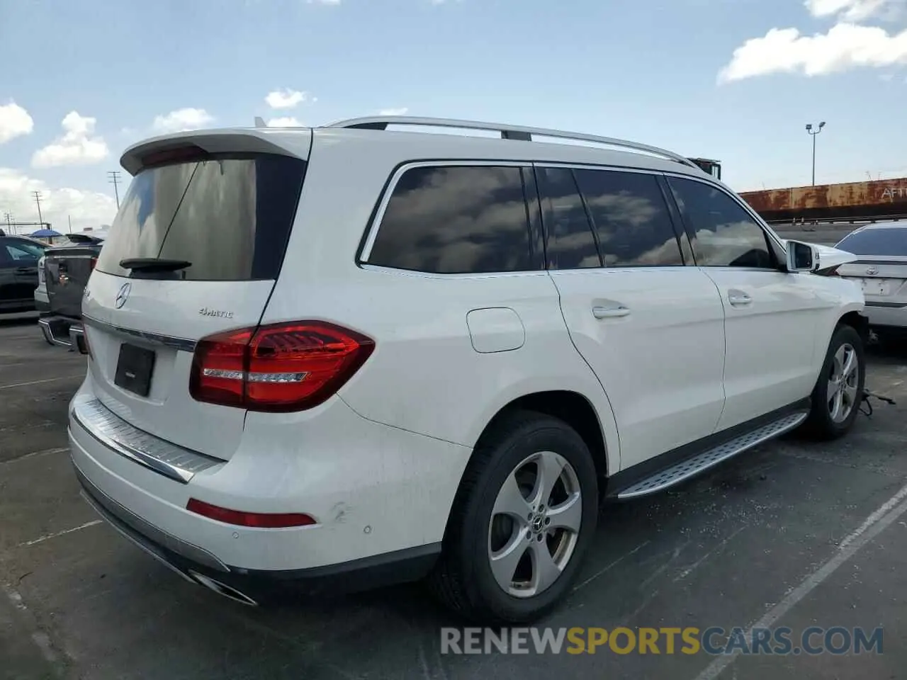 3 Photograph of a damaged car 4JGDF6EE6KB240888 MERCEDES-BENZ GLS-CLASS 2019
