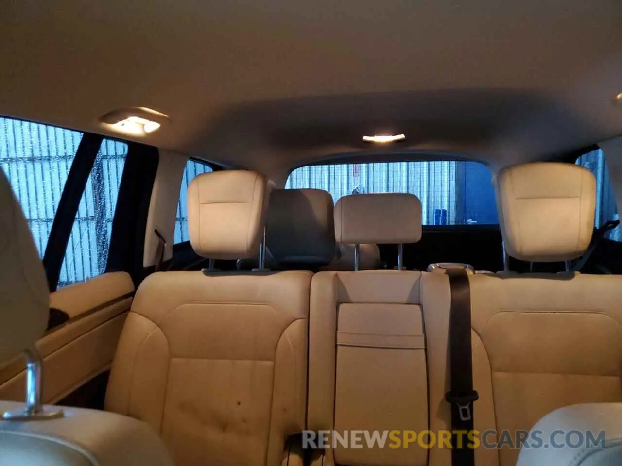 10 Photograph of a damaged car 4JGDF6EE8KB184050 MERCEDES-BENZ GLS-CLASS 2019