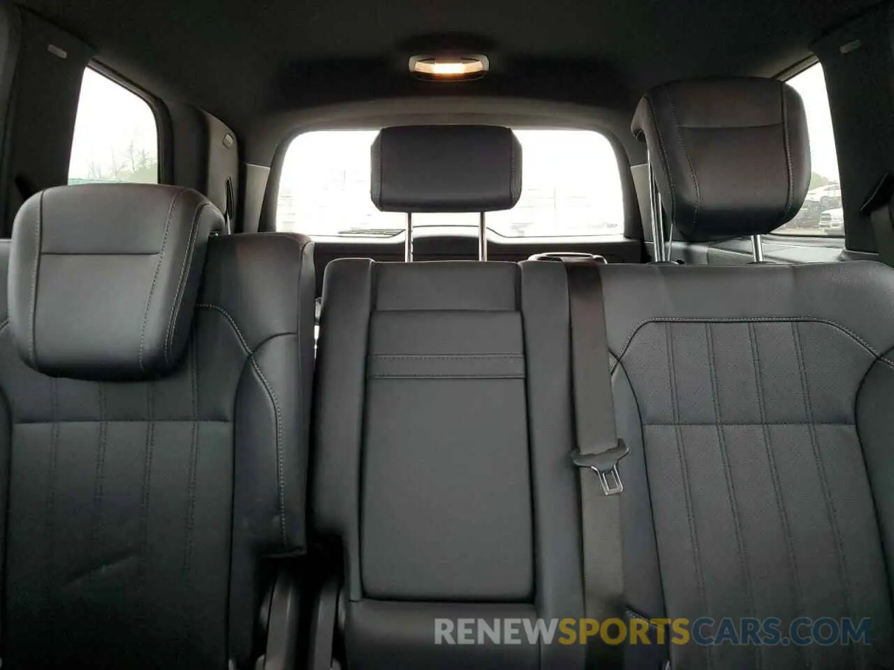 10 Photograph of a damaged car 4JGDF6EE9KB200031 MERCEDES-BENZ GLS-CLASS 2019