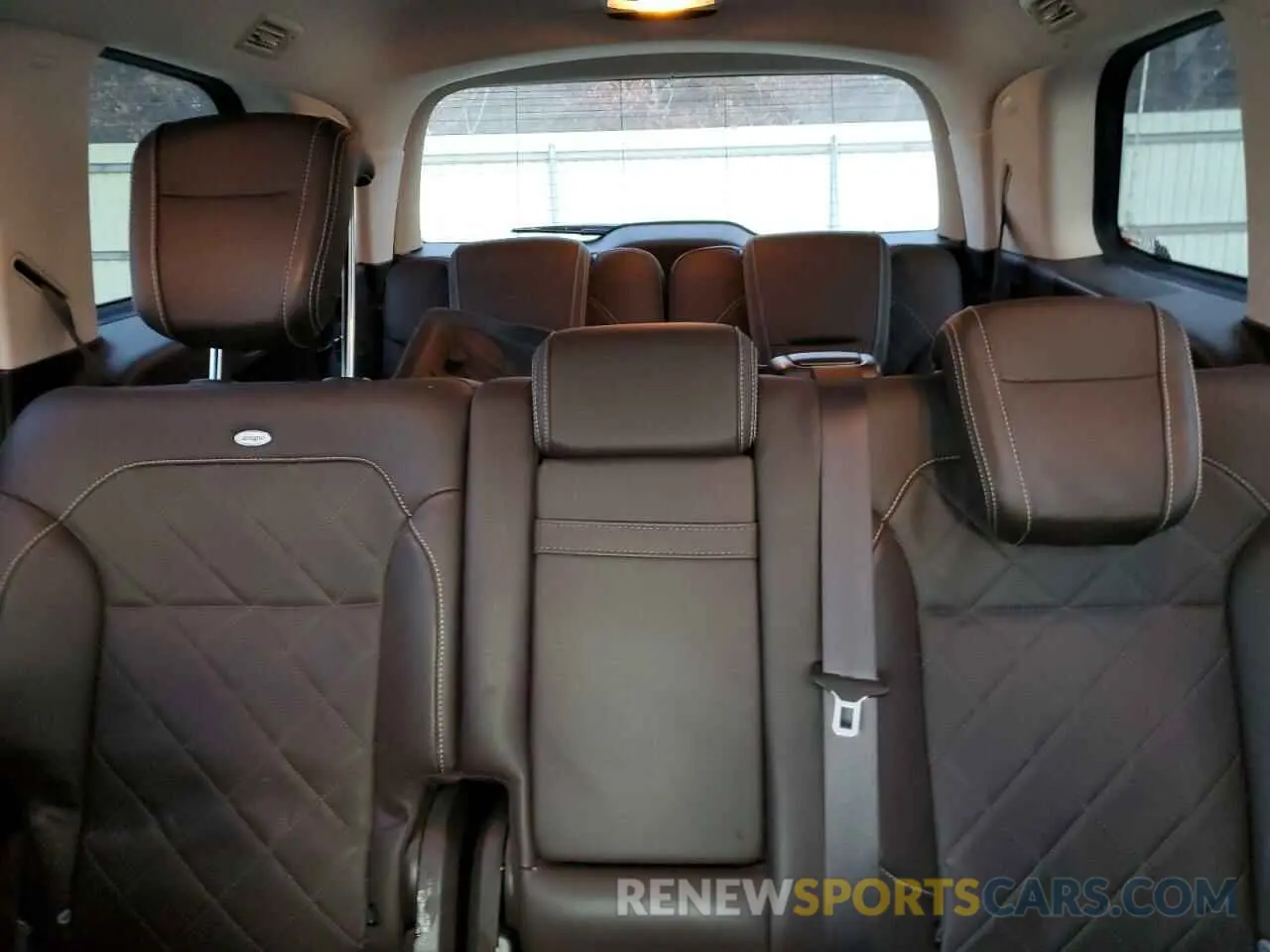 10 Photograph of a damaged car 4JGDF7DEXKB208680 MERCEDES-BENZ GLS-CLASS 2019