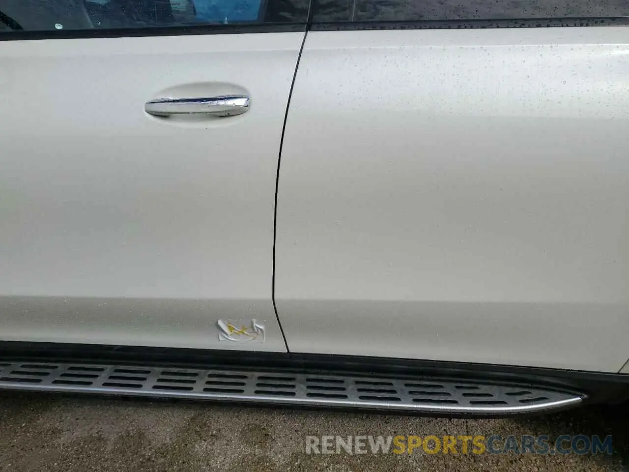 13 Photograph of a damaged car 4JGFF5KE2NA753413 MERCEDES-BENZ GLS-CLASS 2022