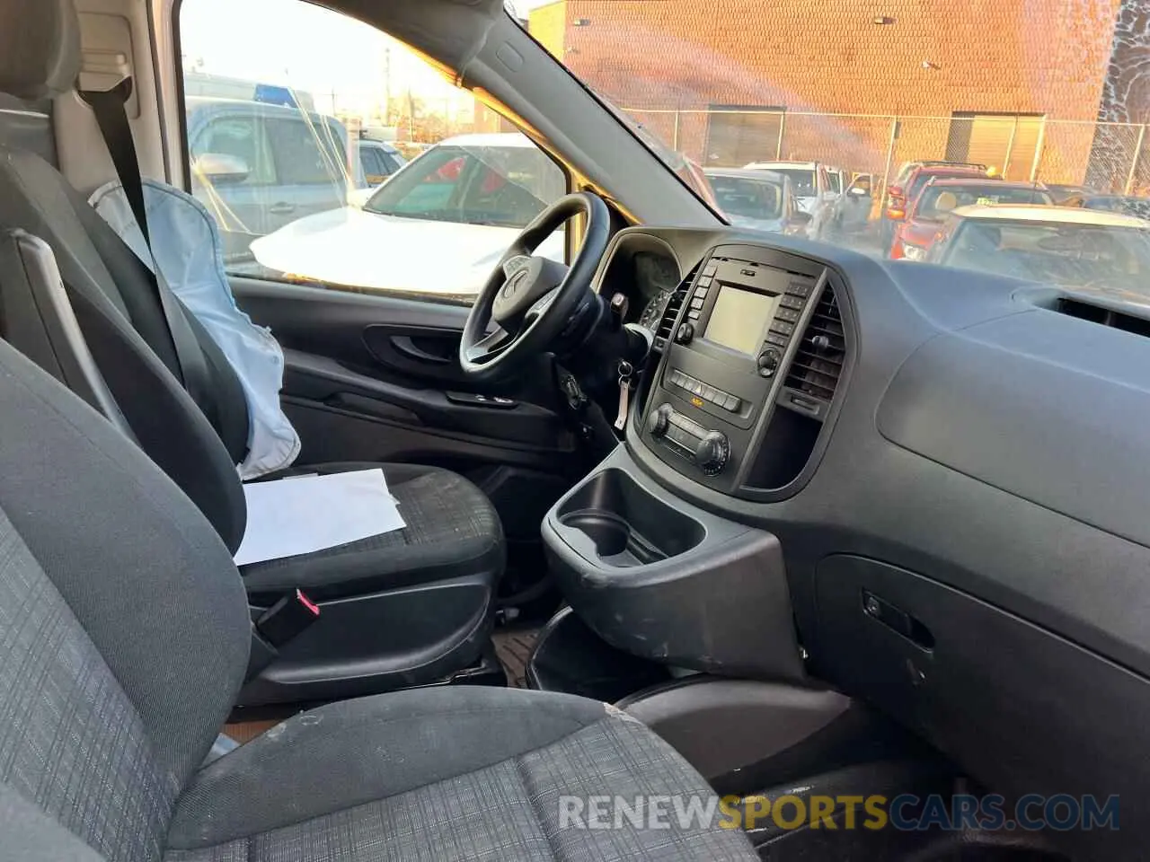 5 Photograph of a damaged car WD3BG3EA0K3604778 MERCEDES-BENZ METRIS 2019