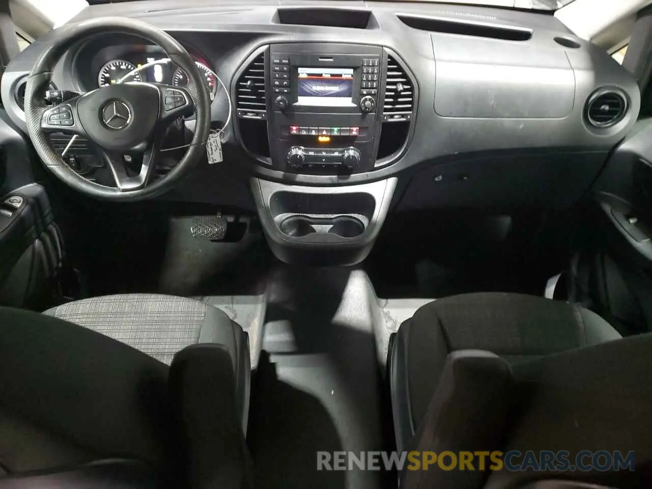 8 Photograph of a damaged car WD4PG2EE5K3576393 MERCEDES-BENZ METRIS 2019