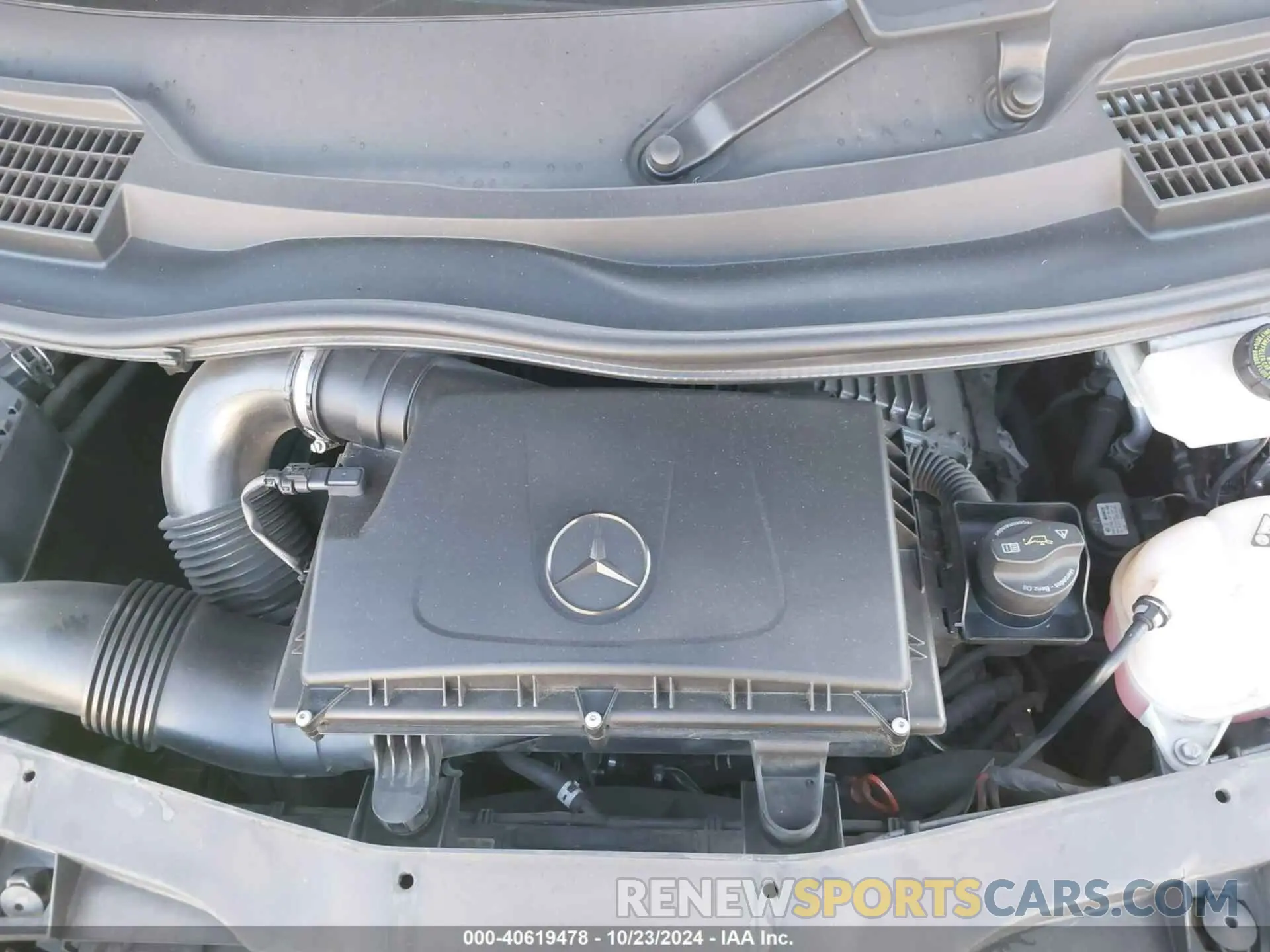 10 Photograph of a damaged car WD4PG2EE6K3505493 MERCEDES-BENZ METRIS 2019