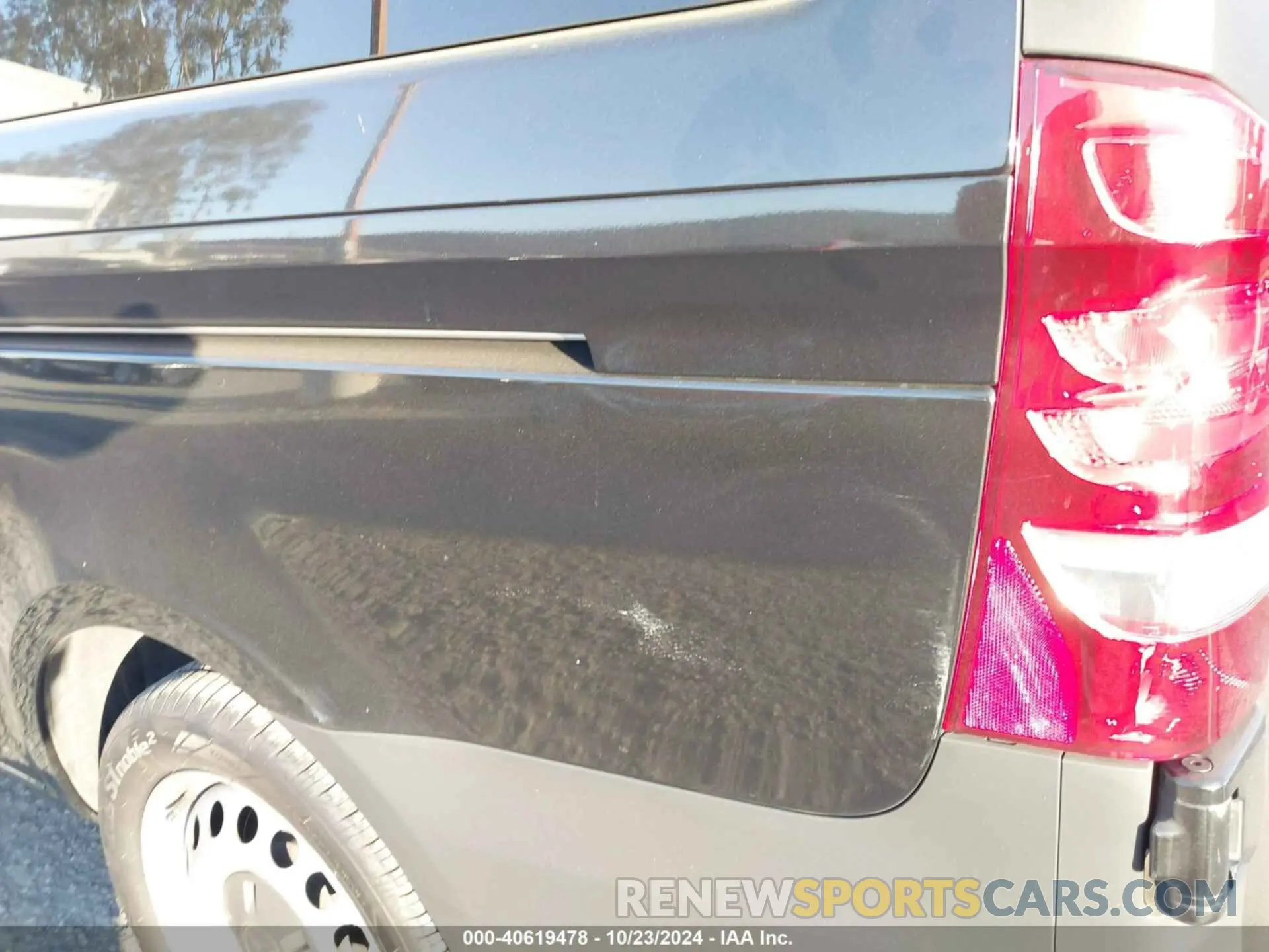 18 Photograph of a damaged car WD4PG2EE6K3505493 MERCEDES-BENZ METRIS 2019