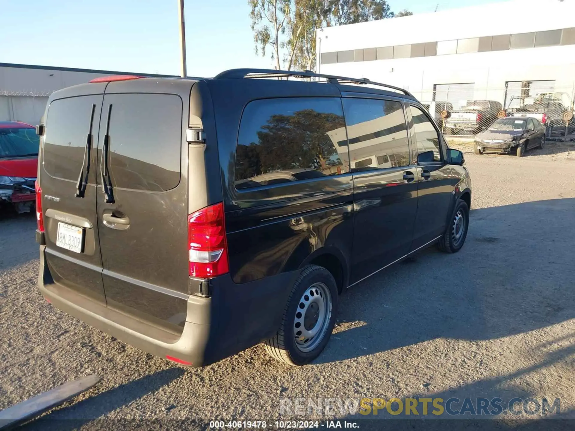 4 Photograph of a damaged car WD4PG2EE6K3505493 MERCEDES-BENZ METRIS 2019