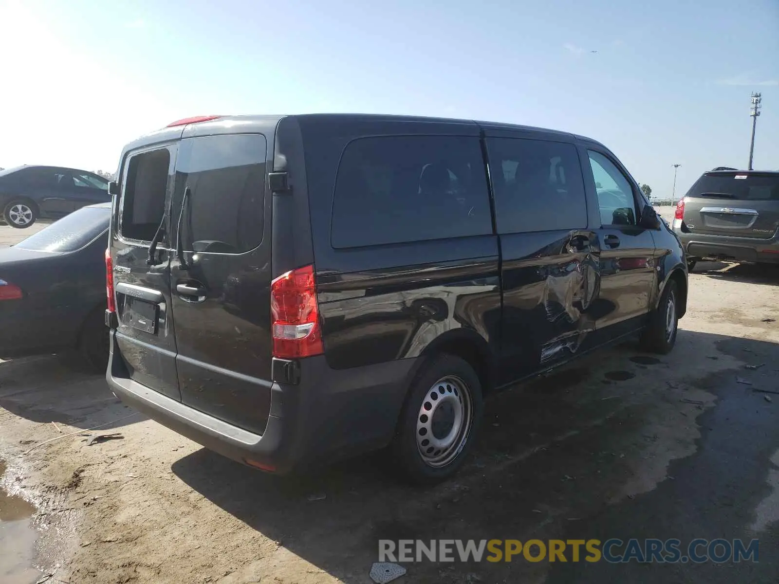 4 Photograph of a damaged car WD4PG2EE7K3518771 MERCEDES-BENZ METRIS 2019