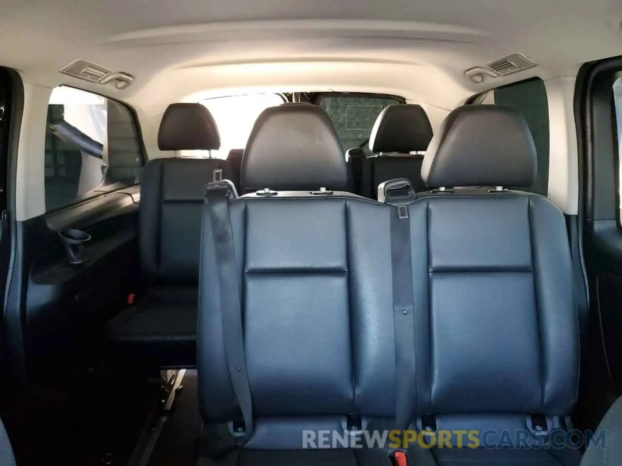 10 Photograph of a damaged car WD4PG2EE8K3545252 MERCEDES-BENZ METRIS 2019