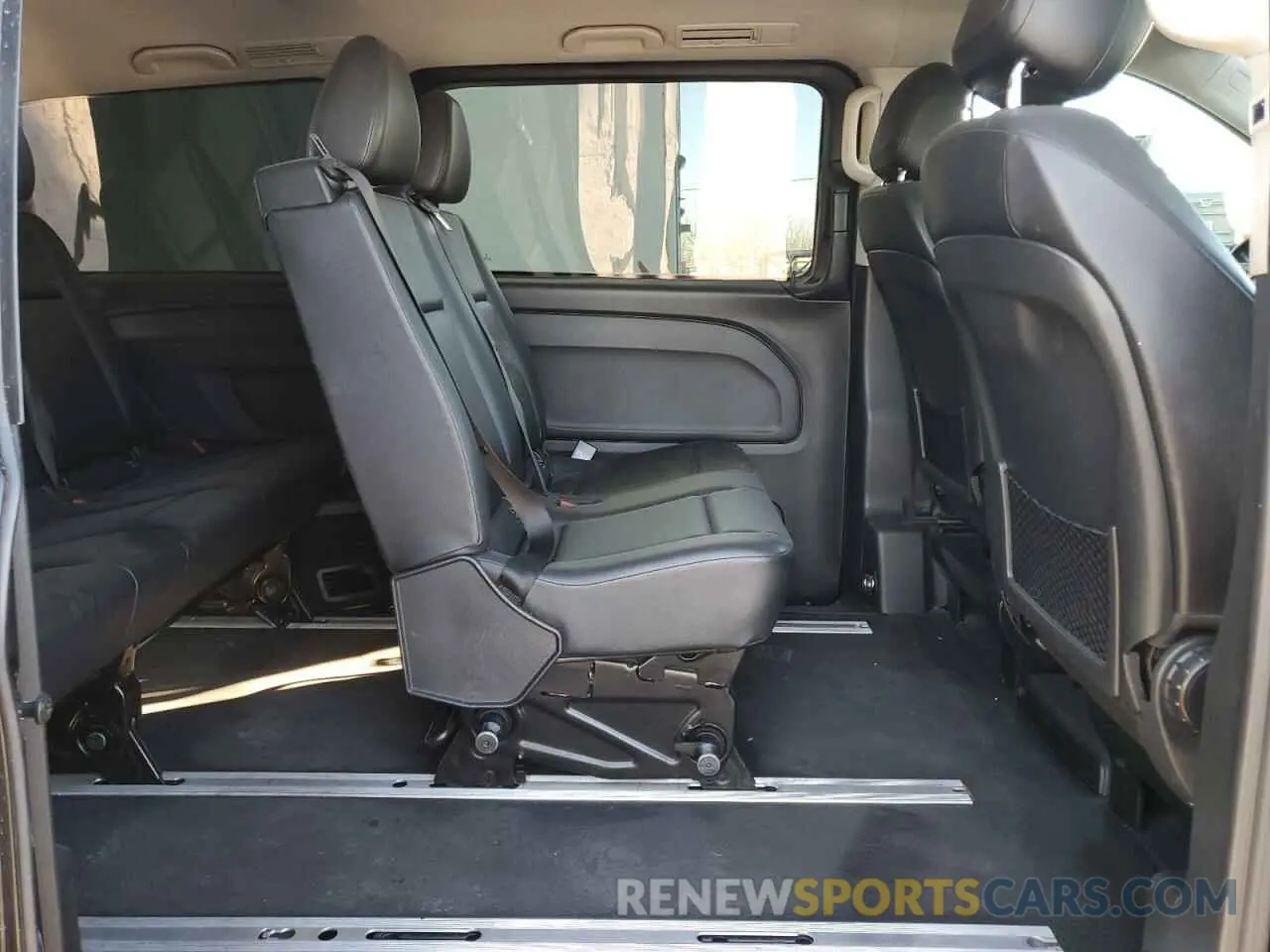 11 Photograph of a damaged car WD4PG2EE8K3545252 MERCEDES-BENZ METRIS 2019