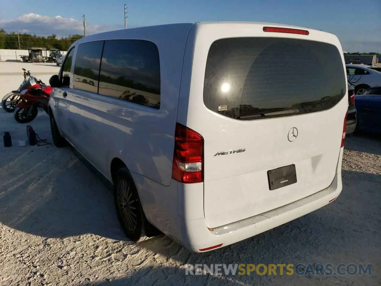 3 Photograph of a damaged car W1YV0CEY1L3694623 MERCEDES-BENZ METRIS 2020
