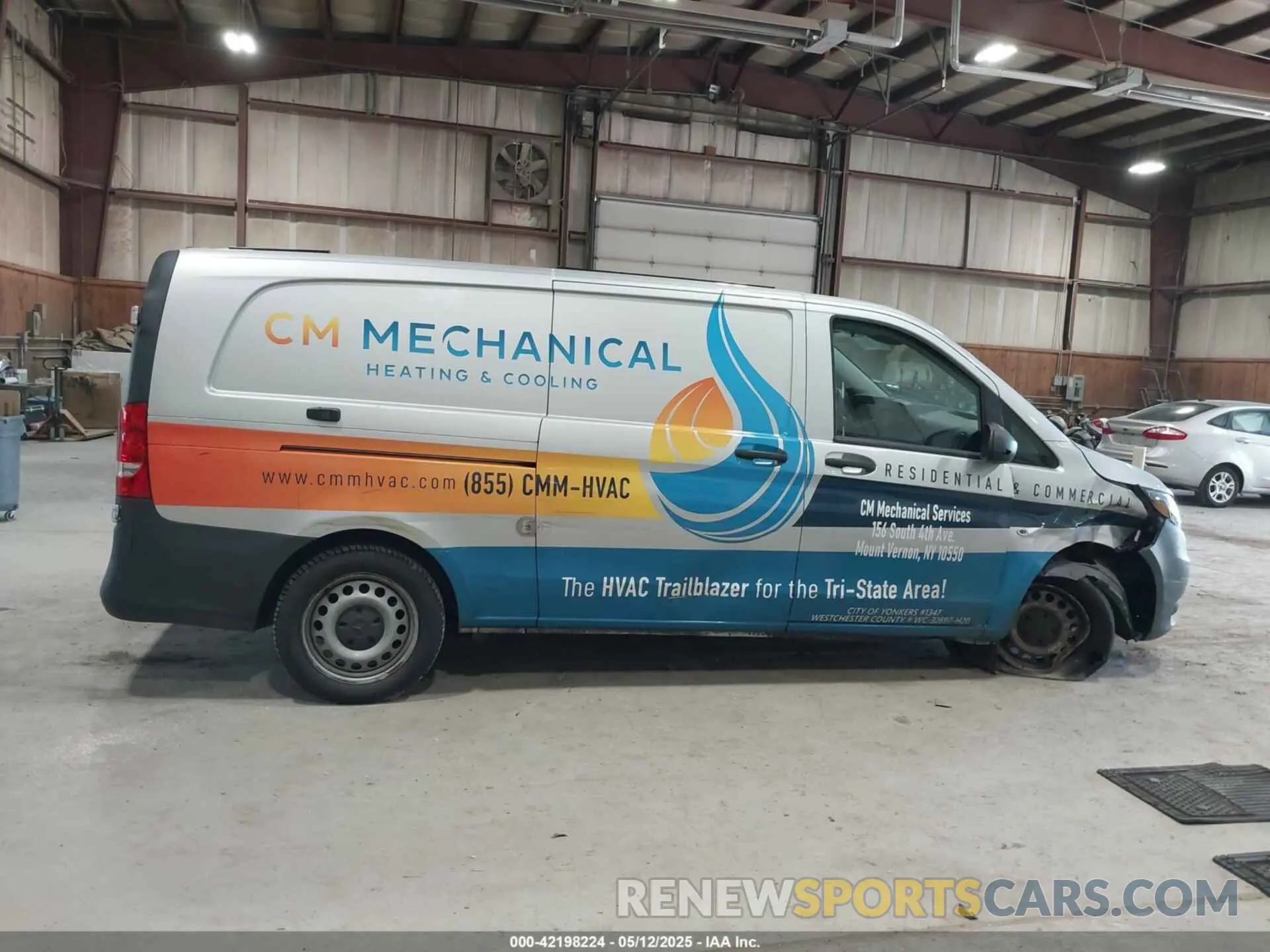 13 Photograph of a damaged car W1YV0CEY2L3687678 MERCEDES-BENZ METRIS 2020
