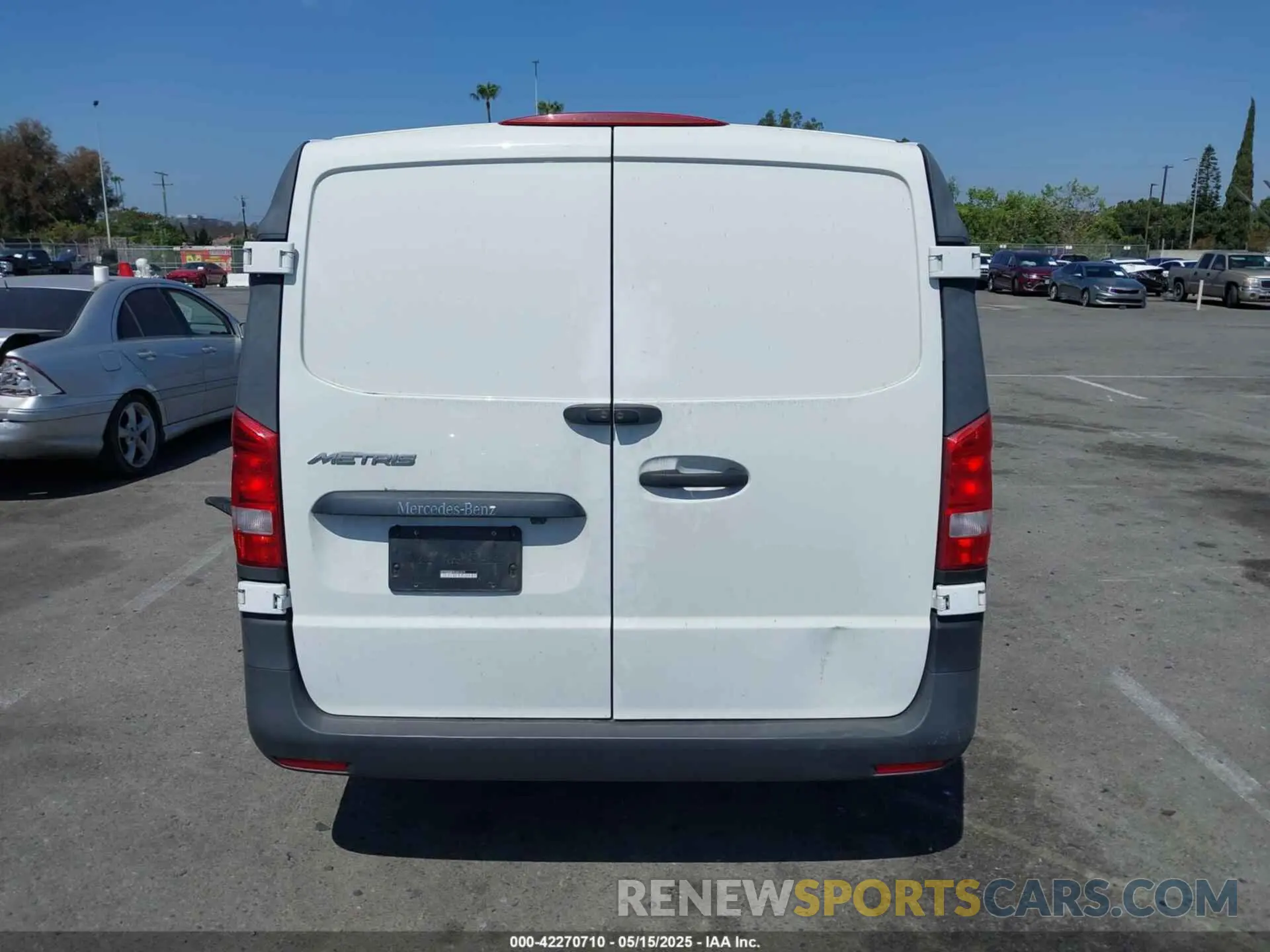 16 Photograph of a damaged car WD3PG2EA3L3651675 MERCEDES-BENZ METRIS 2020