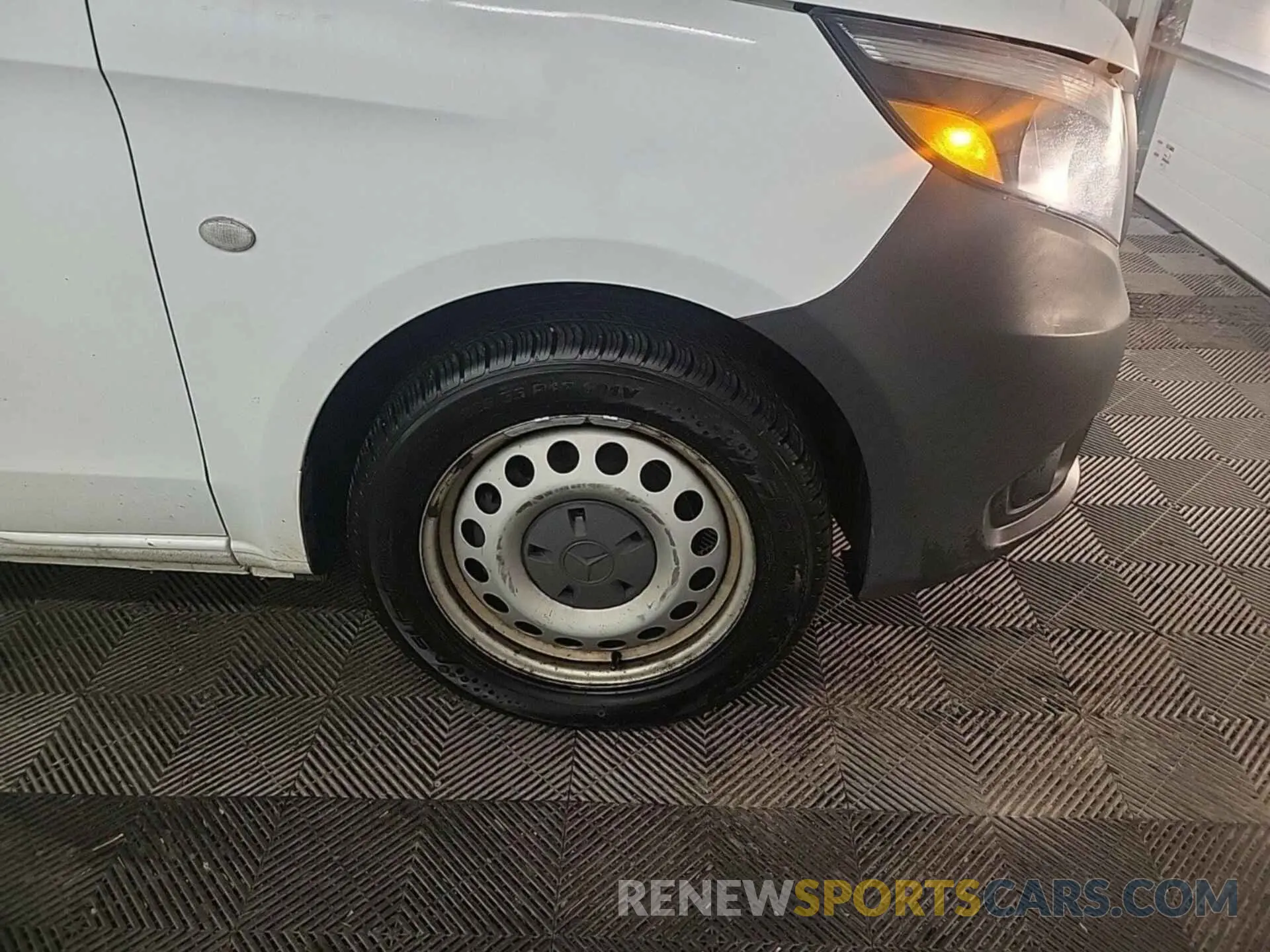 40 Photograph of a damaged car WD3PG3EA1L3645816 MERCEDES-BENZ METRIS 2020
