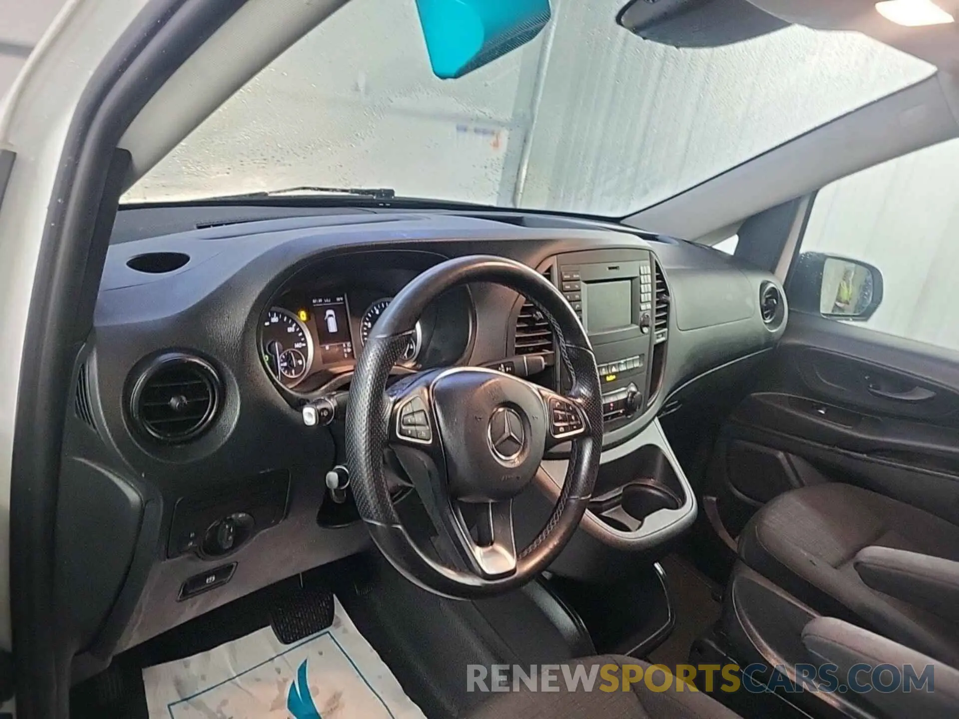 42 Photograph of a damaged car WD3PG3EA1L3645816 MERCEDES-BENZ METRIS 2020