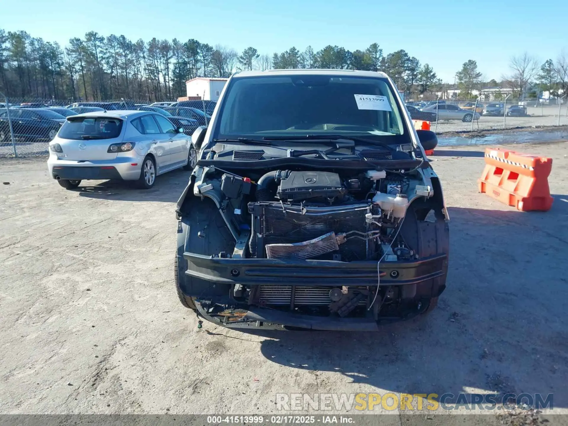 11 Photograph of a damaged car W1YV0BEY3M3828950 MERCEDES-BENZ METRIS 2021