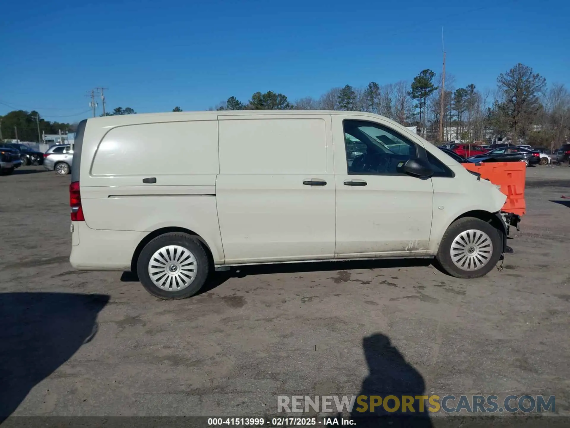 12 Photograph of a damaged car W1YV0BEY3M3828950 MERCEDES-BENZ METRIS 2021