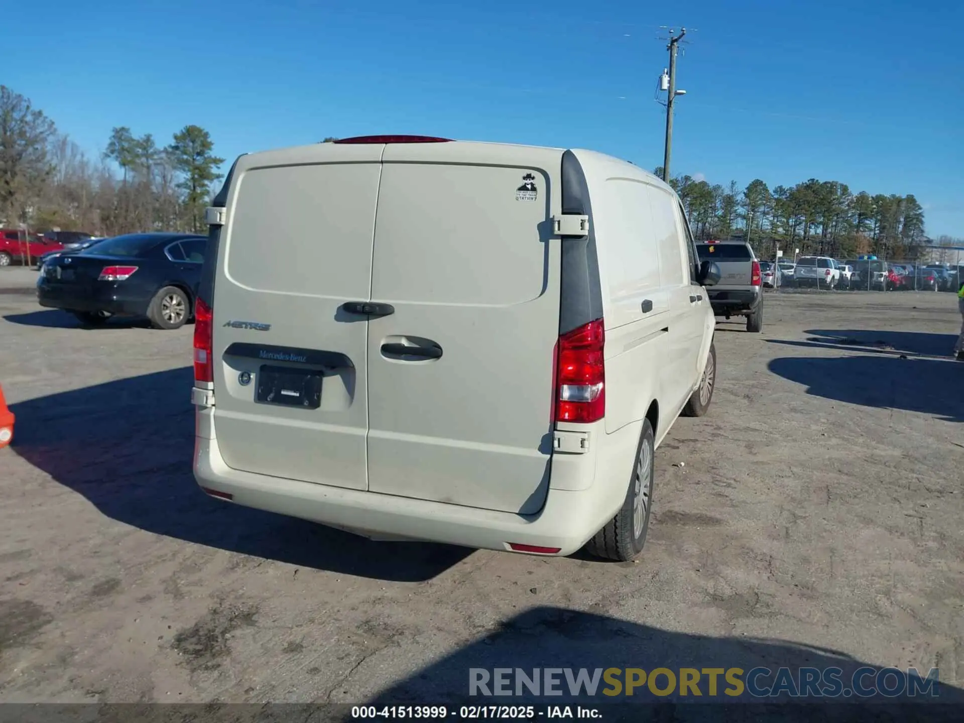 4 Photograph of a damaged car W1YV0BEY3M3828950 MERCEDES-BENZ METRIS 2021
