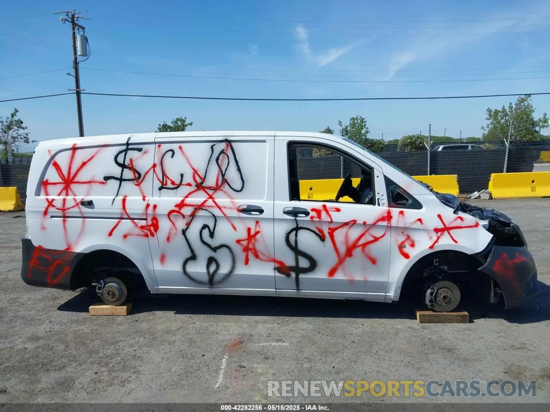 12 Photograph of a damaged car W1YV0BEY4P4297711 MERCEDES-BENZ METRIS 2023