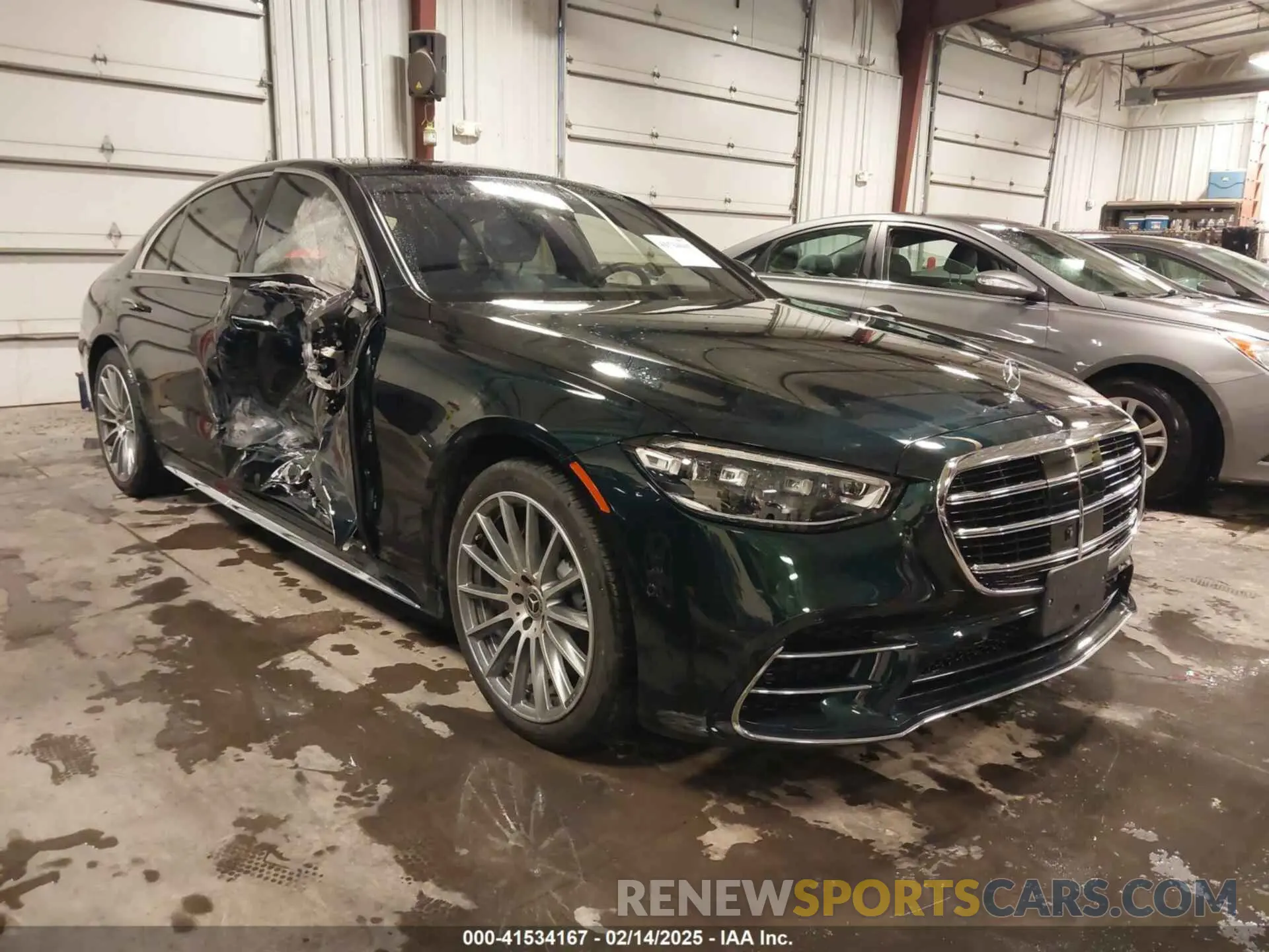 1 Фотография поврежденного автомобиля W1K6G6DB7NA068646 MERCEDES-BENZ S 500 2022