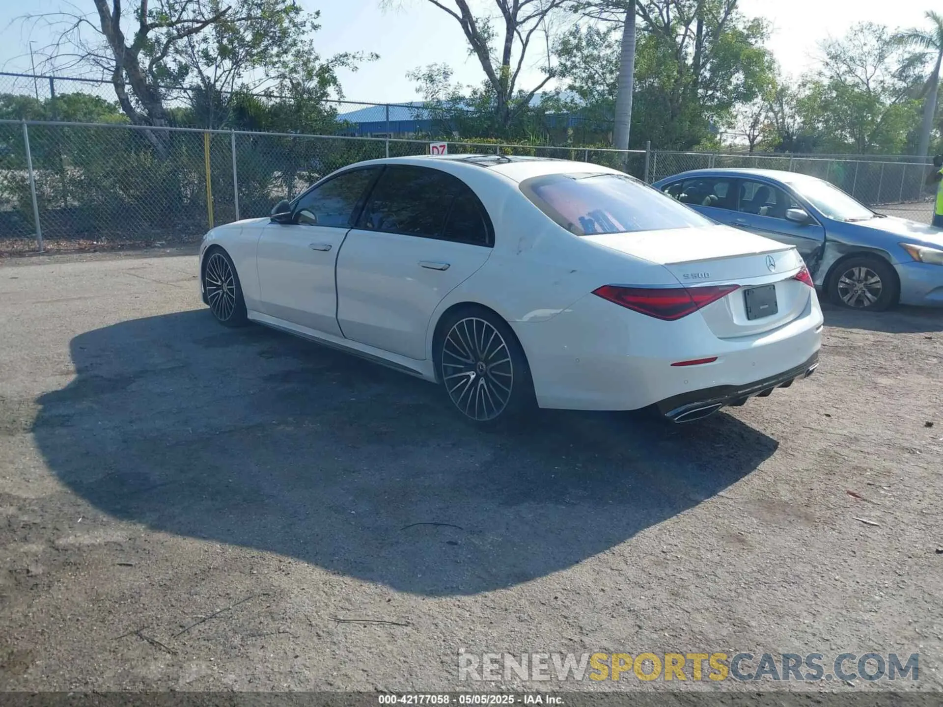 3 Фотография поврежденного автомобиля W1K6G6DB3PA222076 MERCEDES-BENZ S 500 2023