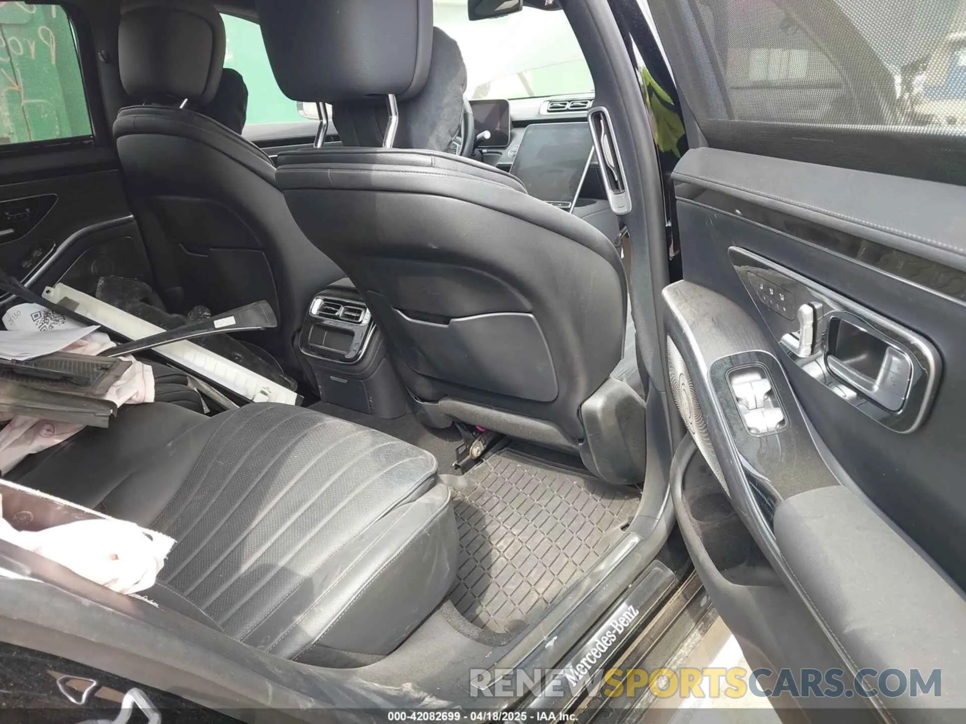8 Photograph of a damaged car W1K6G6DB5PA172216 MERCEDES-BENZ S 500 2023