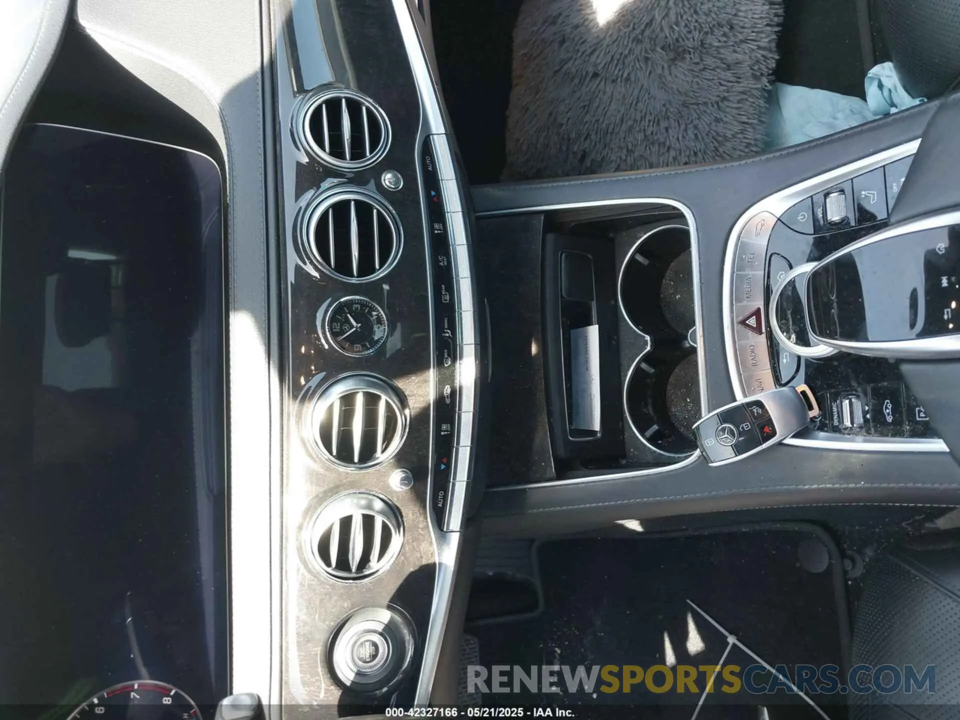 11 Фотография поврежденного автомобиля WDDUG8DB0KA456557 MERCEDES-BENZ S 560 2019