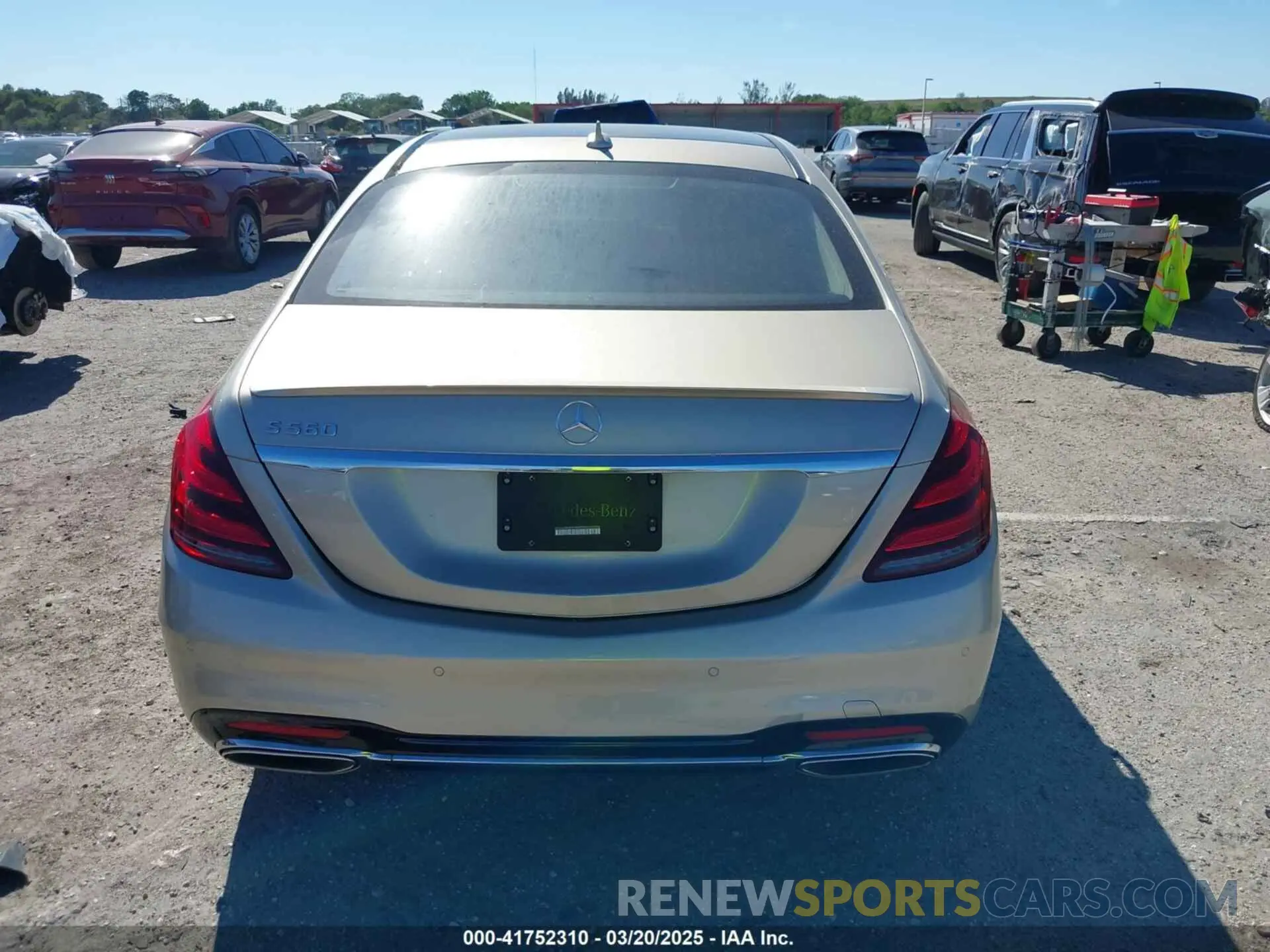 17 Photograph of a damaged car WDDUG8DB2KA483775 MERCEDES-BENZ S 560 2019