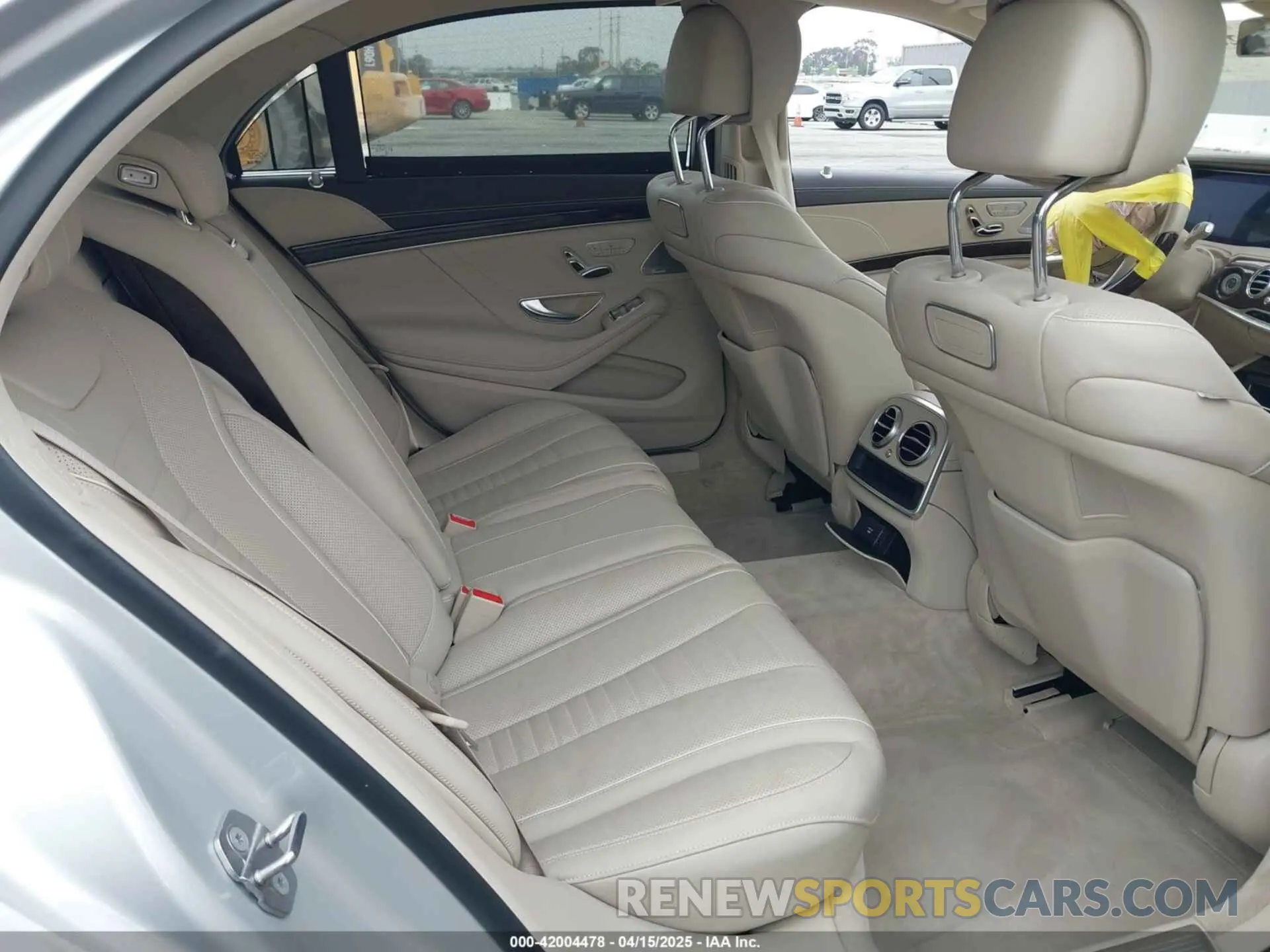 8 Photograph of a damaged car WDDUG8DB8KA438078 MERCEDES-BENZ S 560 2019