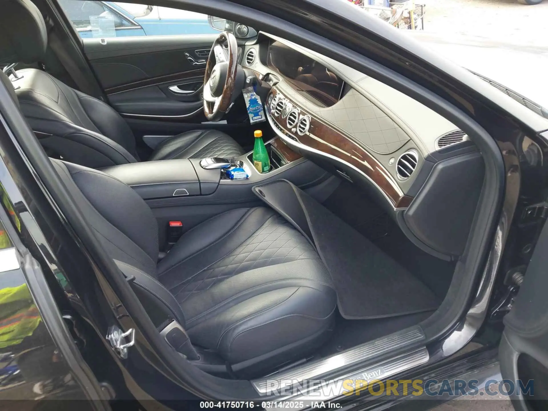 5 Photograph of a damaged car WDDUG8GB1KA430335 MERCEDES-BENZ S 560 2019