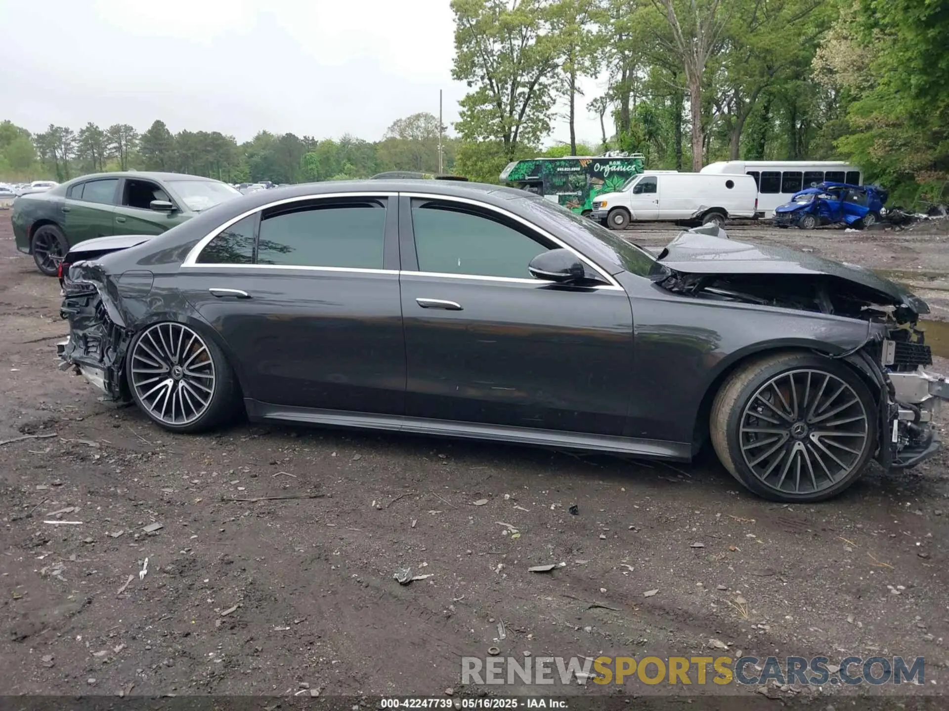 13 Photograph of a damaged car W1K6G7GB3NA065888 MERCEDES-BENZ S 580 2022