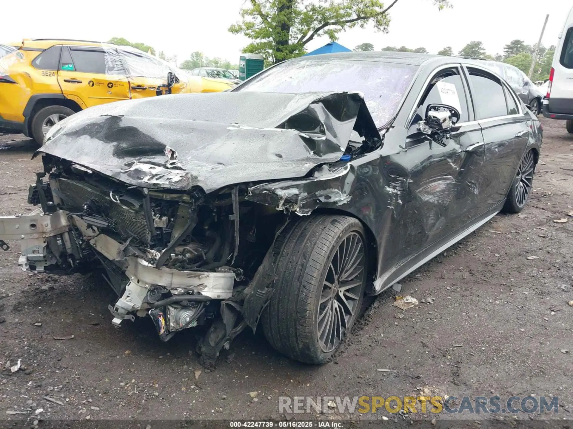 2 Photograph of a damaged car W1K6G7GB3NA065888 MERCEDES-BENZ S 580 2022