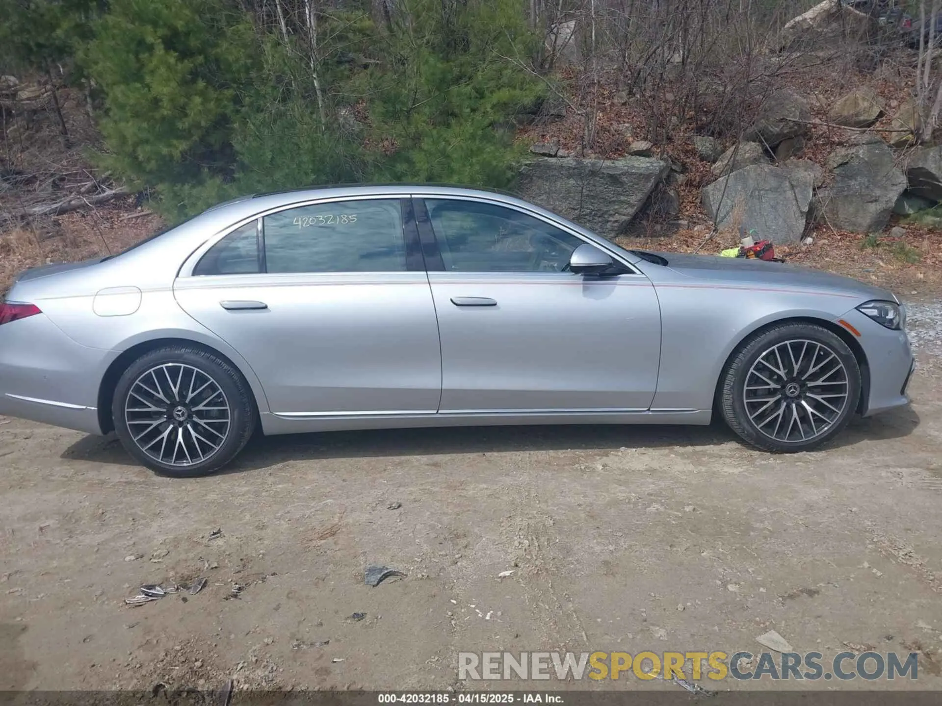 13 Photograph of a damaged car W1K6G7GBXNA156561 MERCEDES-BENZ S 580 2022