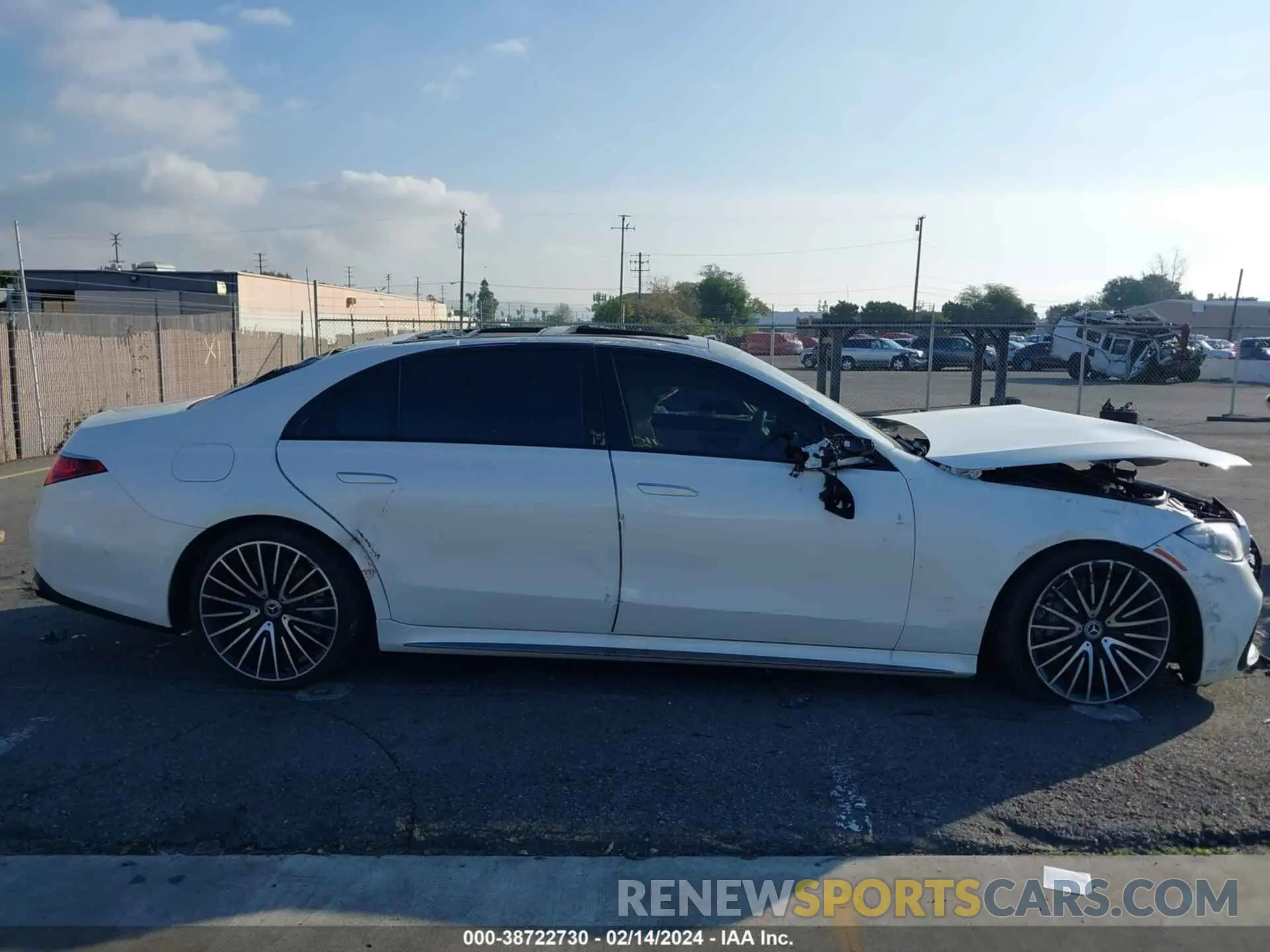 13 Photograph of a damaged car W1K6G7GBXPA191068 MERCEDES-BENZ S 580 2023