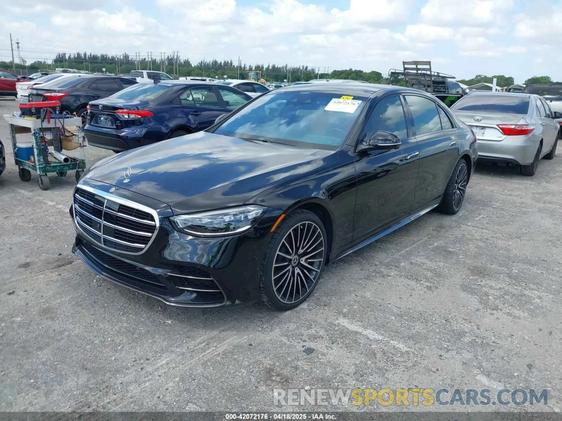 2 Photograph of a damaged car W1K6G7GB4RA304144 MERCEDES-BENZ S 580 2024