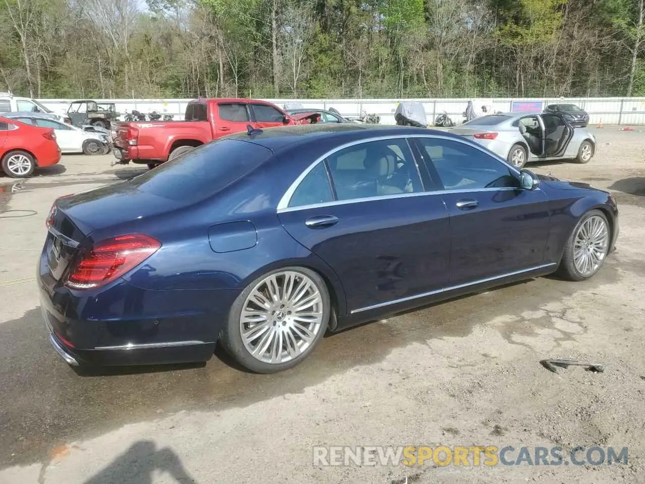 3 Photograph of a damaged car W1KUG8DB1LA586803 MERCEDES-BENZ S-CLASS 2020
