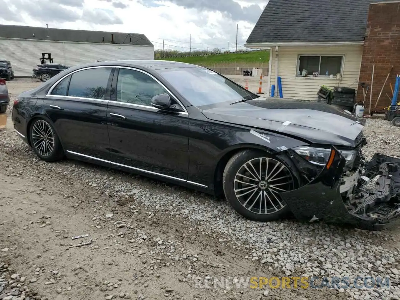 4 Photograph of a damaged car W1K6G6DB0NA088382 MERCEDES-BENZ S-CLASS 2022