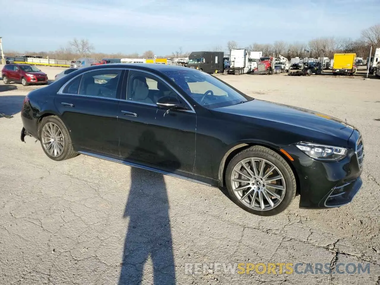 4 Photograph of a damaged car W1K6G6DB0NA164361 MERCEDES-BENZ S-CLASS 2022