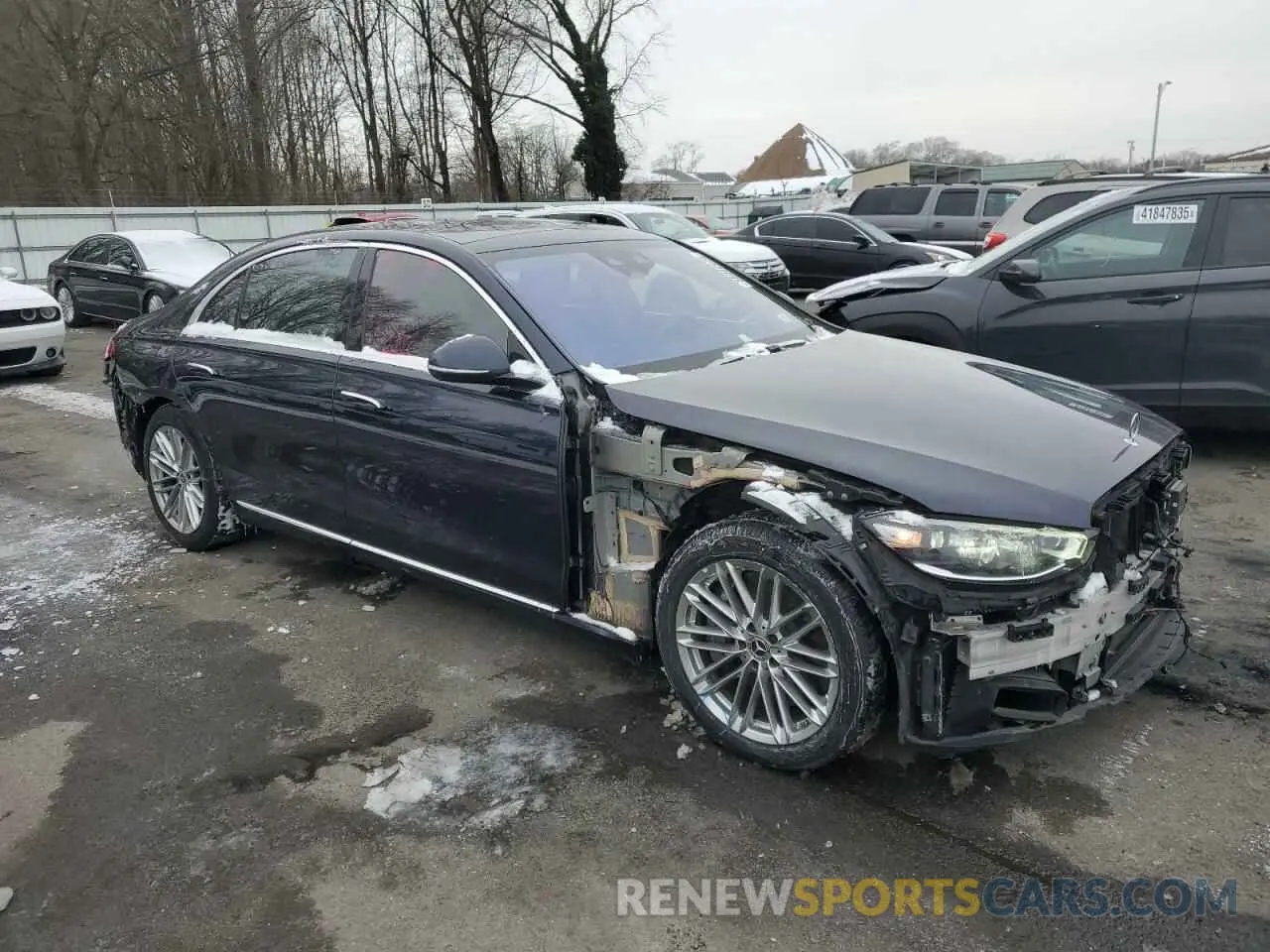 4 Photograph of a damaged car W1K6G7GB2NA110383 MERCEDES-BENZ S-CLASS 2022