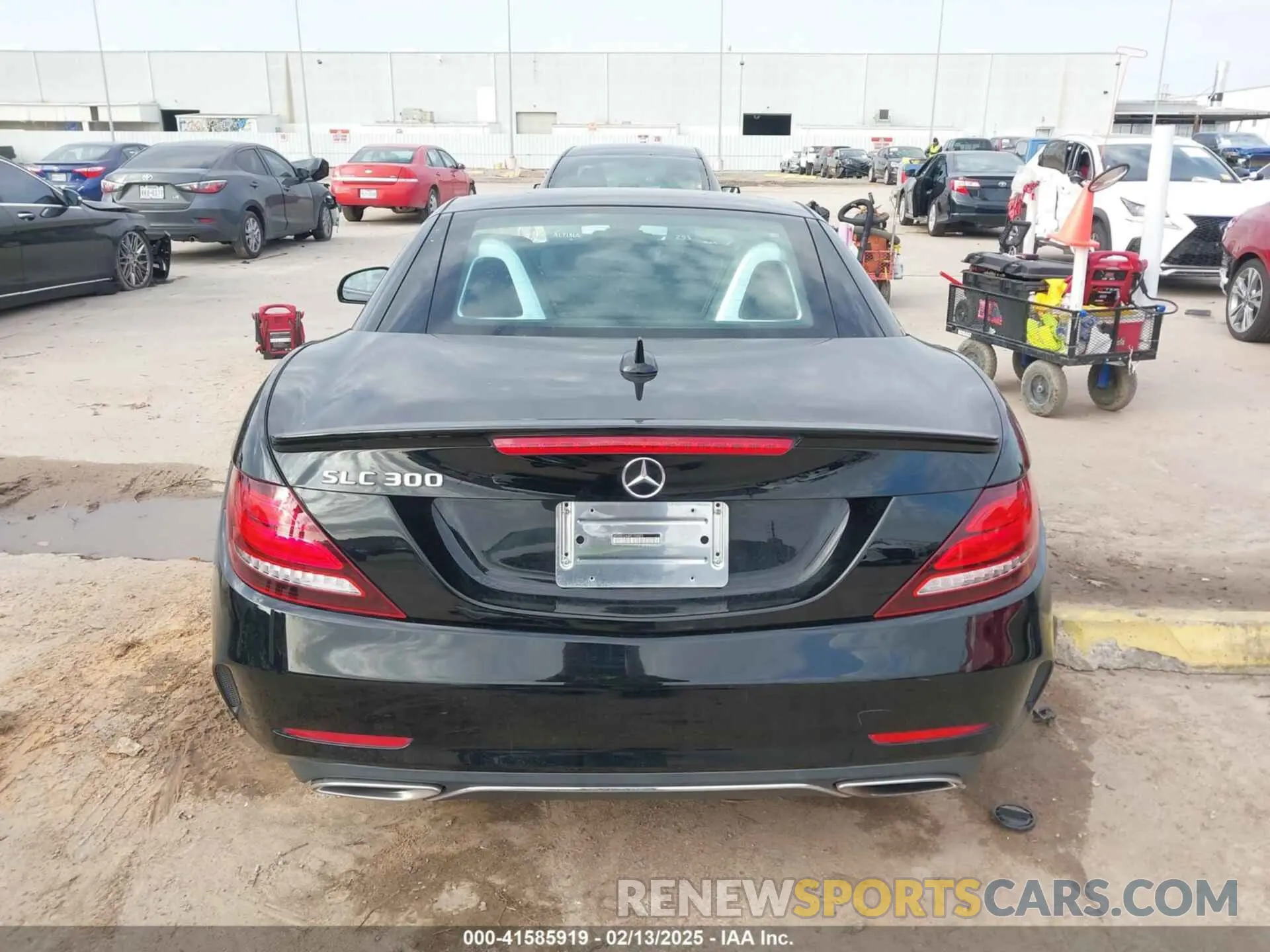 17 Photograph of a damaged car WDDPK3JA4KF159823 MERCEDES-BENZ SLC 300 2019