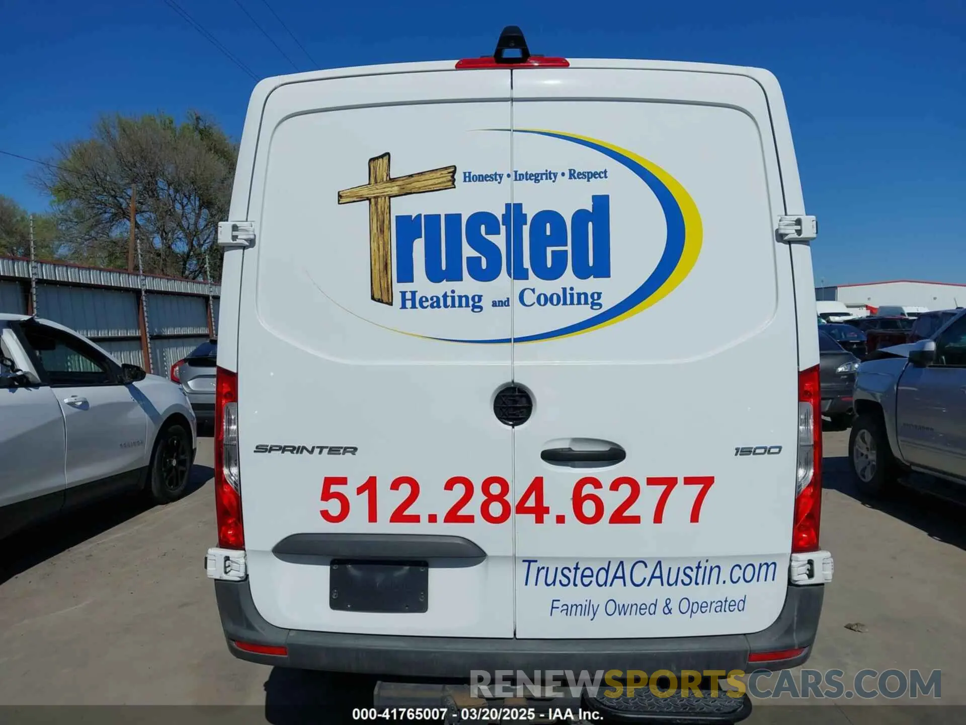 17 Photograph of a damaged car WD3PE7ED3KT006374 MERCEDES-BENZ SPRINTER 1500 2019
