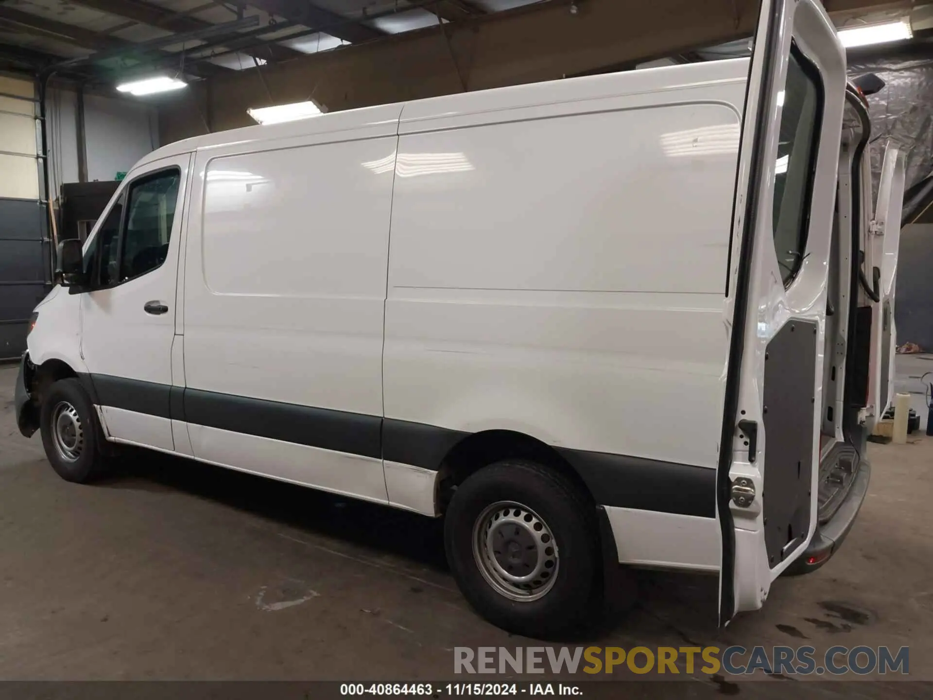 3 Фотография поврежденного автомобиля WD4PE7ED8KT015888 MERCEDES-BENZ SPRINTER 1500 2019